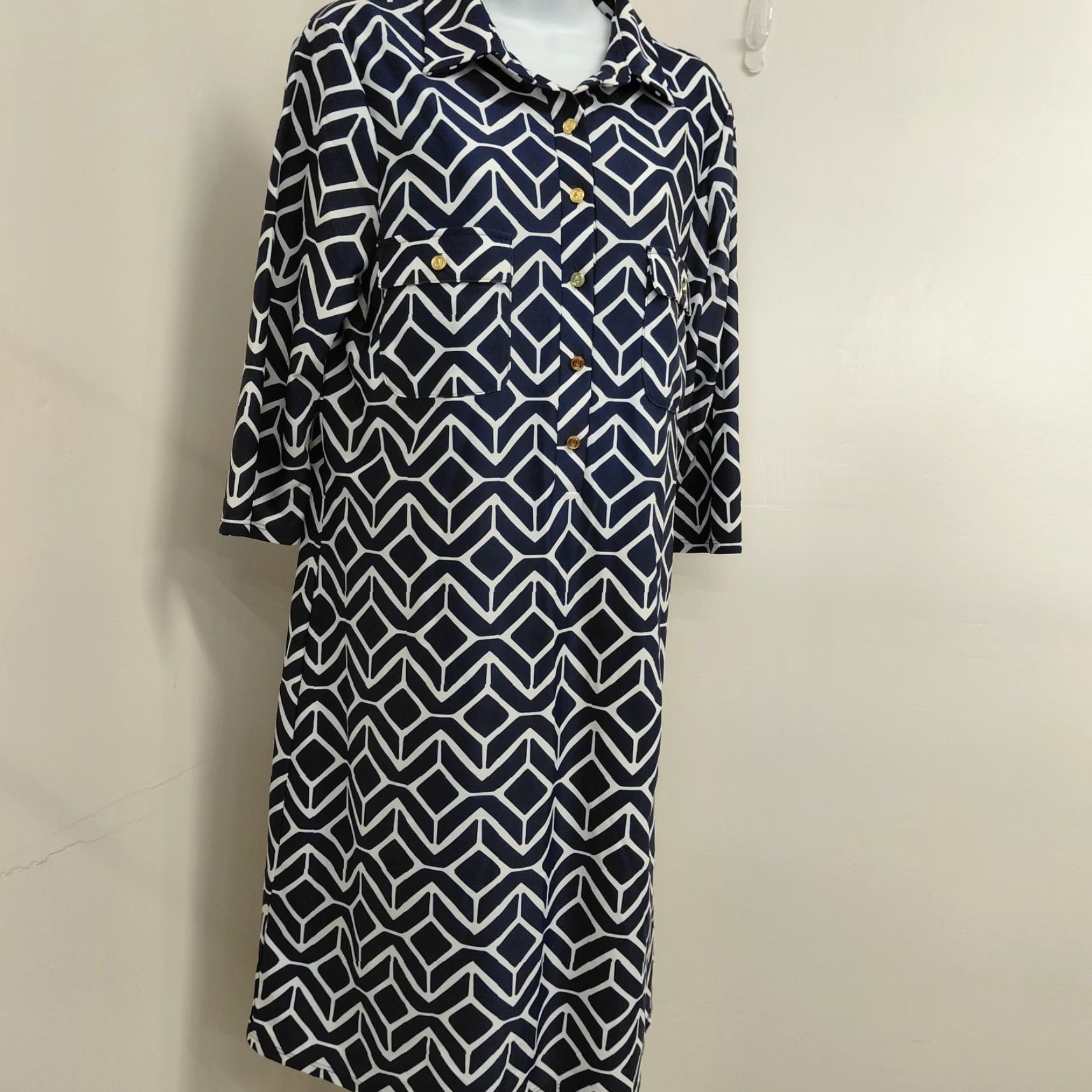 Vintage Jude Connally Shirt Dress Women's Large Blue/White Geometric Button Knit 3/4 Sleeve Knee Length VINTAGE? No, not vintage. Size L / US 10 / IT 46 - 4 Thumbnail