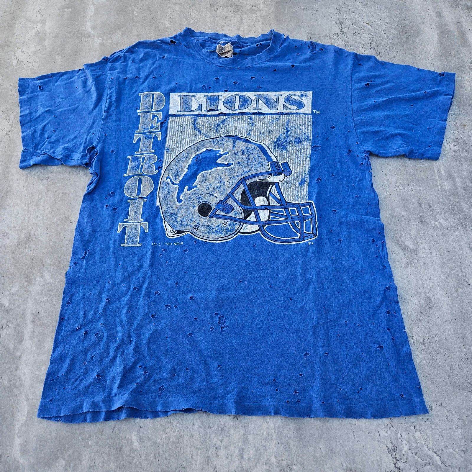 NFL Vintage Detroit Lions Shirt Size Large Highly Distressed Size US L / EU 52-54 / 3 - 1 Thumbnail