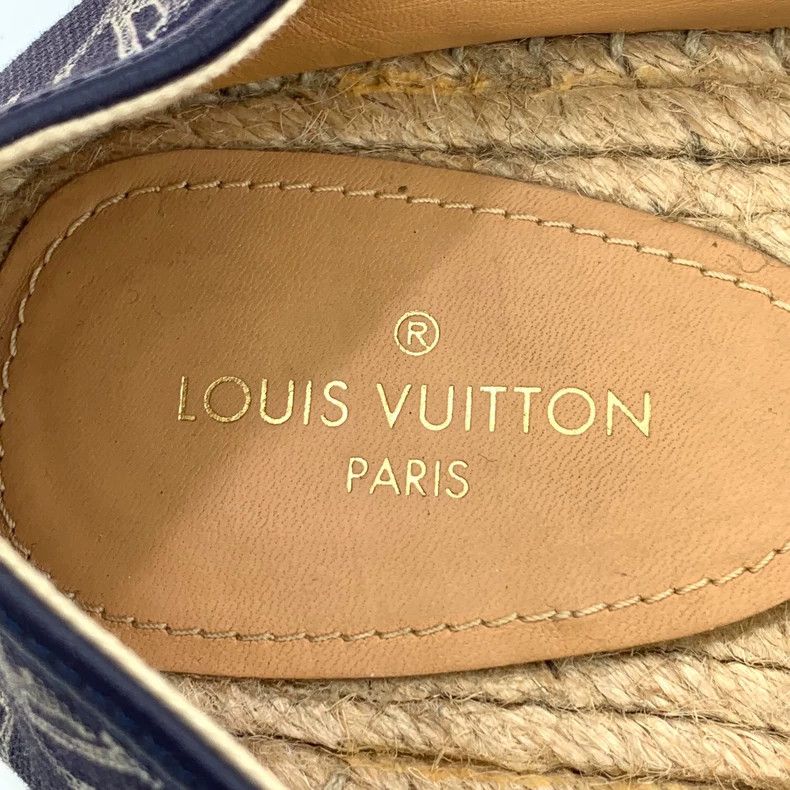 Louis Vuitton Louis Vuitton Blue logo presbyopic print casual flat shoes Size US 7 / EU 40 - 7 Thumbnail