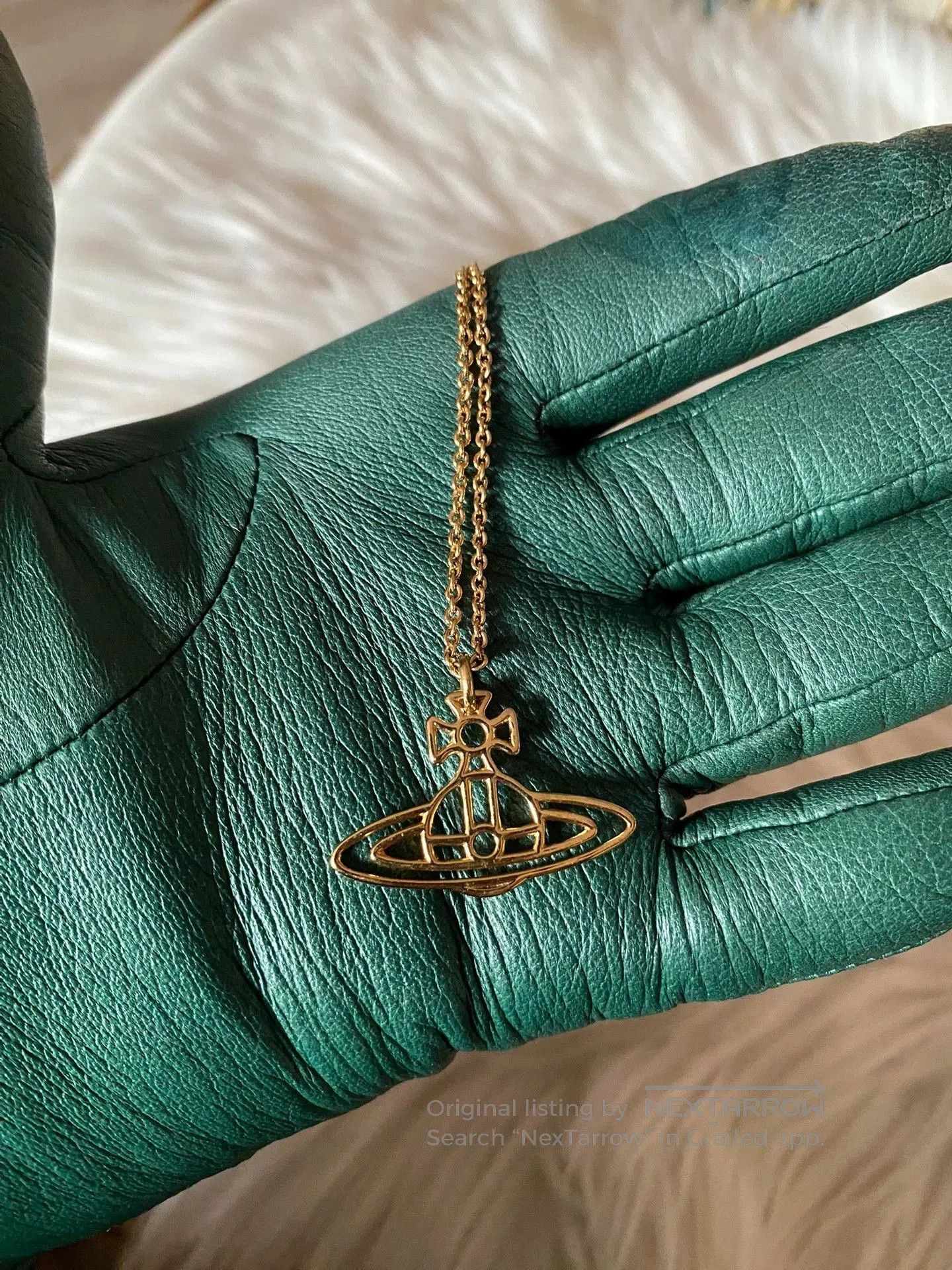 Vivienne Westwood Vivienne Westwood Medium Saturn Pendant. Size ONE SIZE - 1 Thumbnail