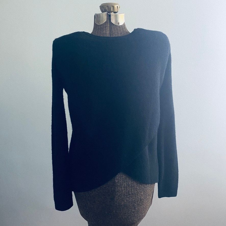 Autumn Cashmere Autumn cashmere black cashmere sweater Size M / US 6-8 / IT 42-44 - 2 Thumbnail