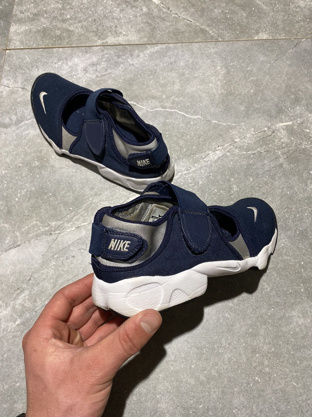 nike air rift navy