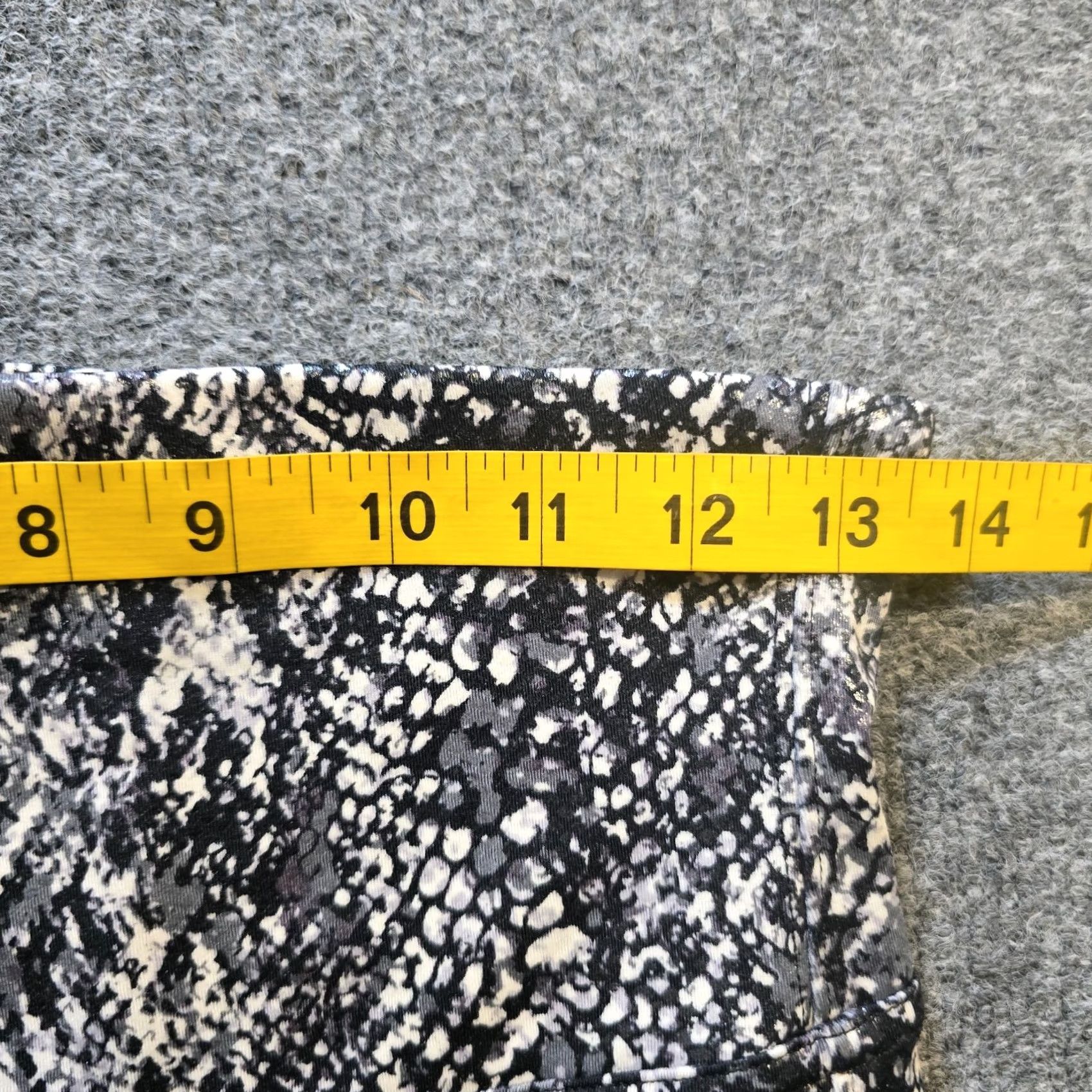 Spanx Spanx Pants Womens Size Large Gray Snakeskin Print Stretch Casual Capsule Basic leggings Size 36" / US 14 / IT 50 - 5 Thumbnail