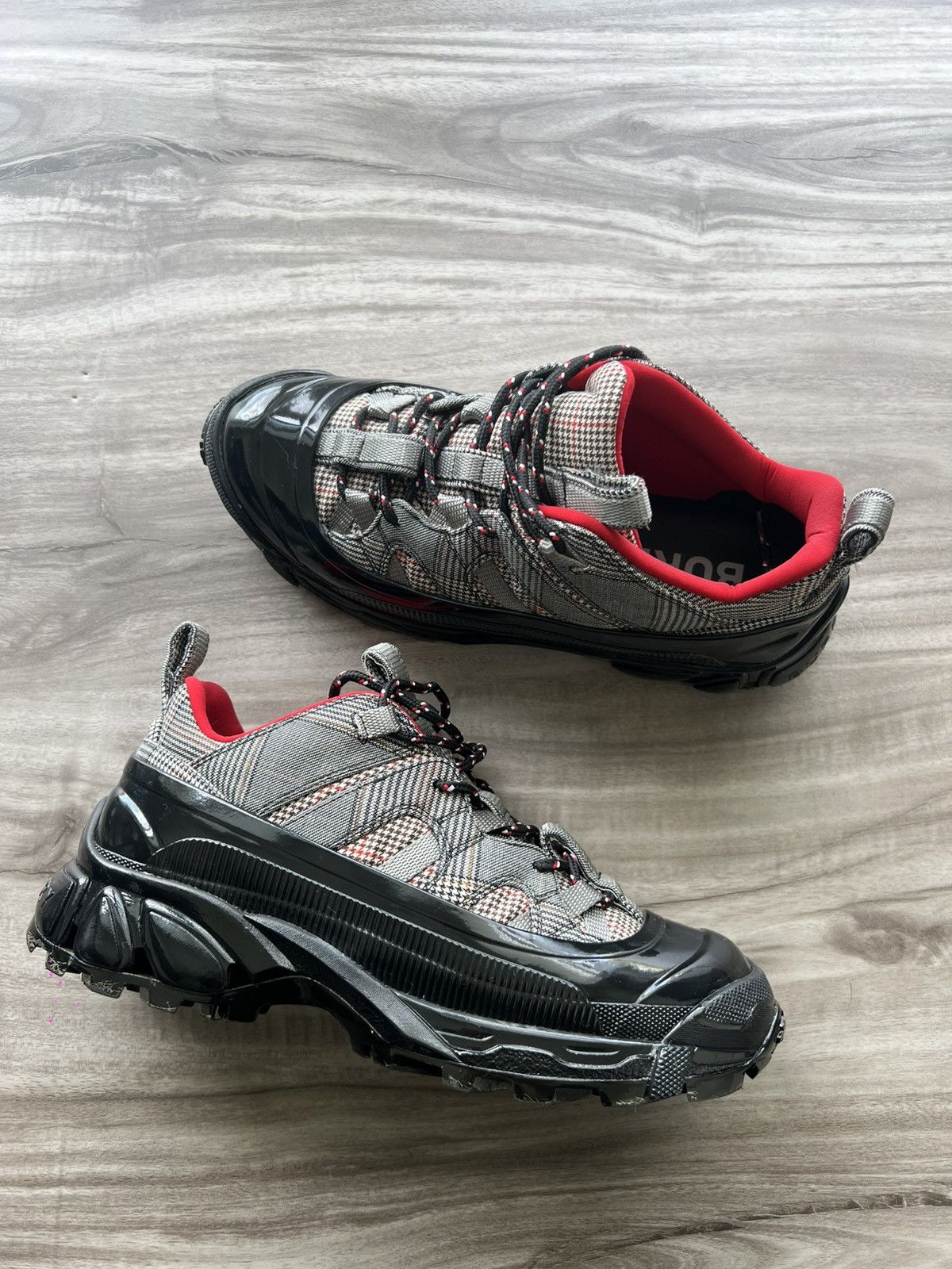 Burberry WORN ONCE Burberry Arthur Sneaker Size 9 Women’s (EU 40) Size US 9 / IT 39 - 1 Thumbnail