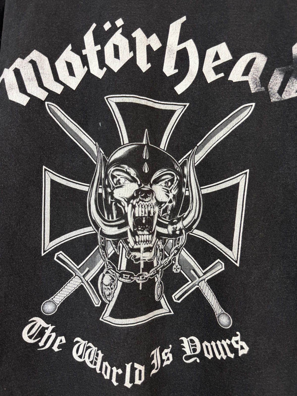 Band Tees 2010 Motorhead The World Is Yours Graphic T-Shirt Size US M / EU 48-50 / 2 - 4 Thumbnail