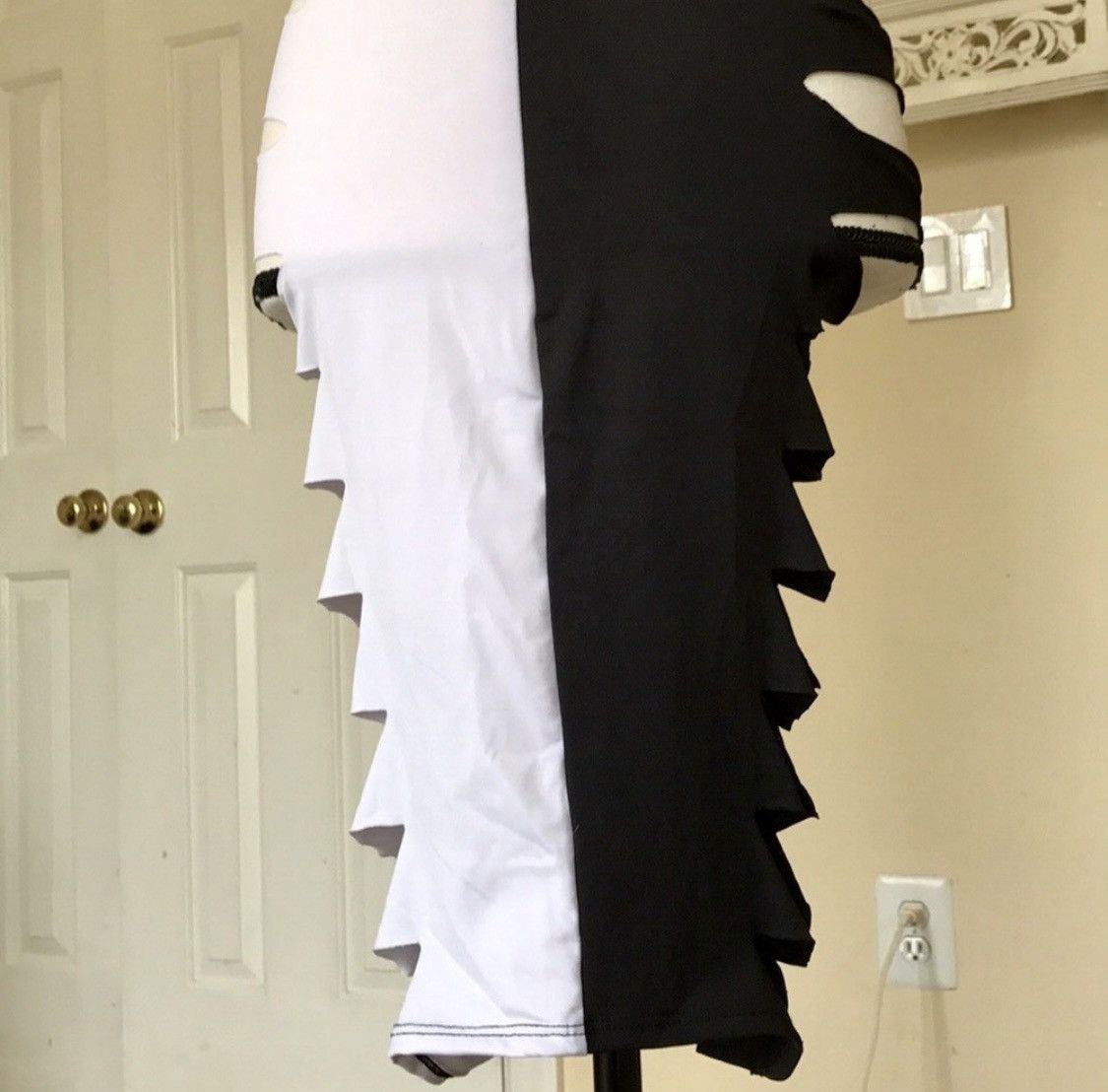 Other BODY CENTRAL PLUNGE SIDE LADDER CUT OUT BODYCON DRESS SIZE S Size S / US 4 / IT 40 - 2 Thumbnail