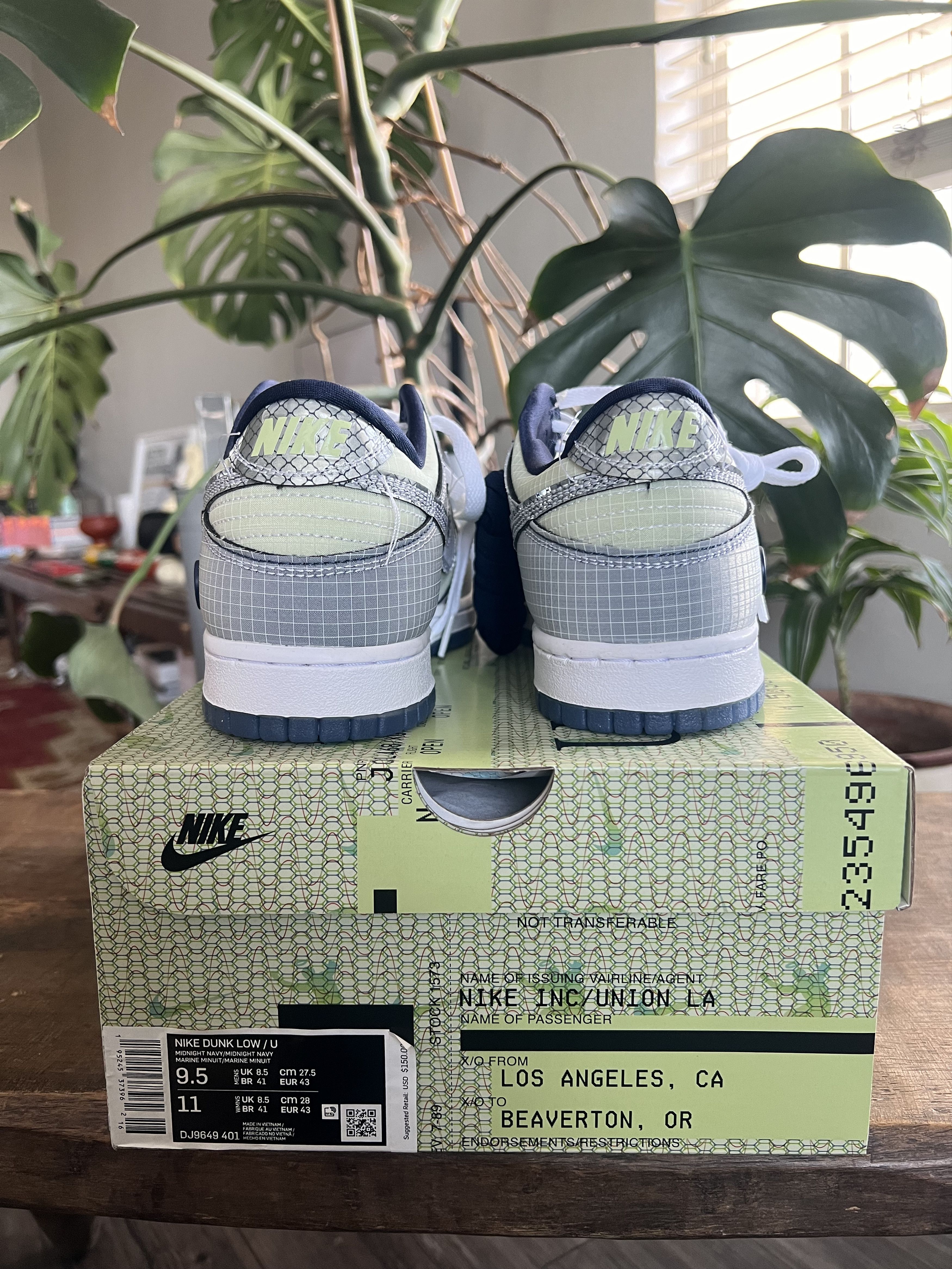 Nike Union LA x Dunk Low 'Passport Pack - Pistachio' Size US 9.5 / EU 42-43 - 3 Thumbnail