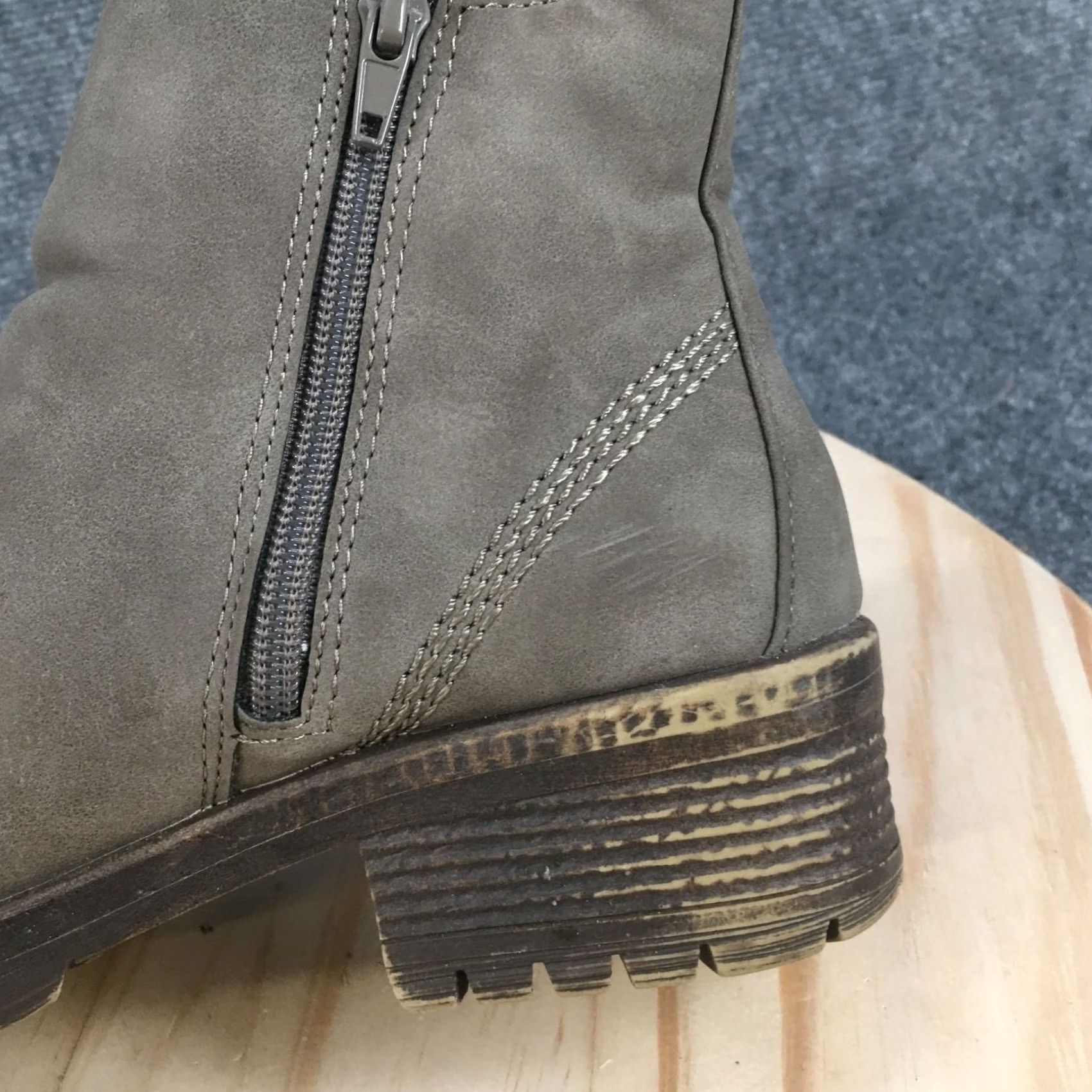 Vintage Maurices Boots Womens 8.5 M Anna Chelsea Booties Grey Faux Leather Ankle Top shoe Size M / US 6-8 / IT 42-44 - 5 Thumbnail