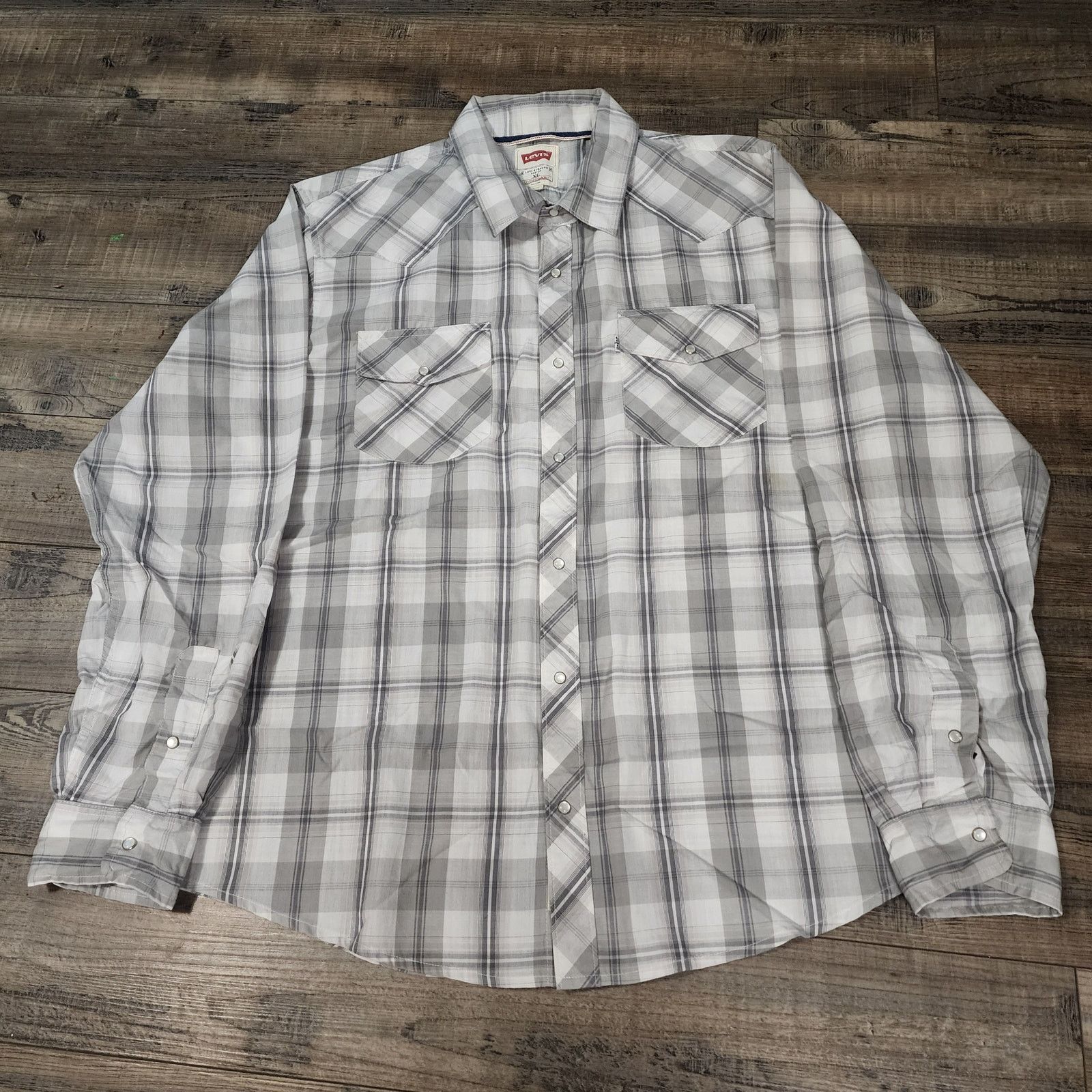 Levi's Levi's long sleeve shirt with pearl snaps men's size XL 2193 Size US XL / EU 56 / 4 - 1 Thumbnail