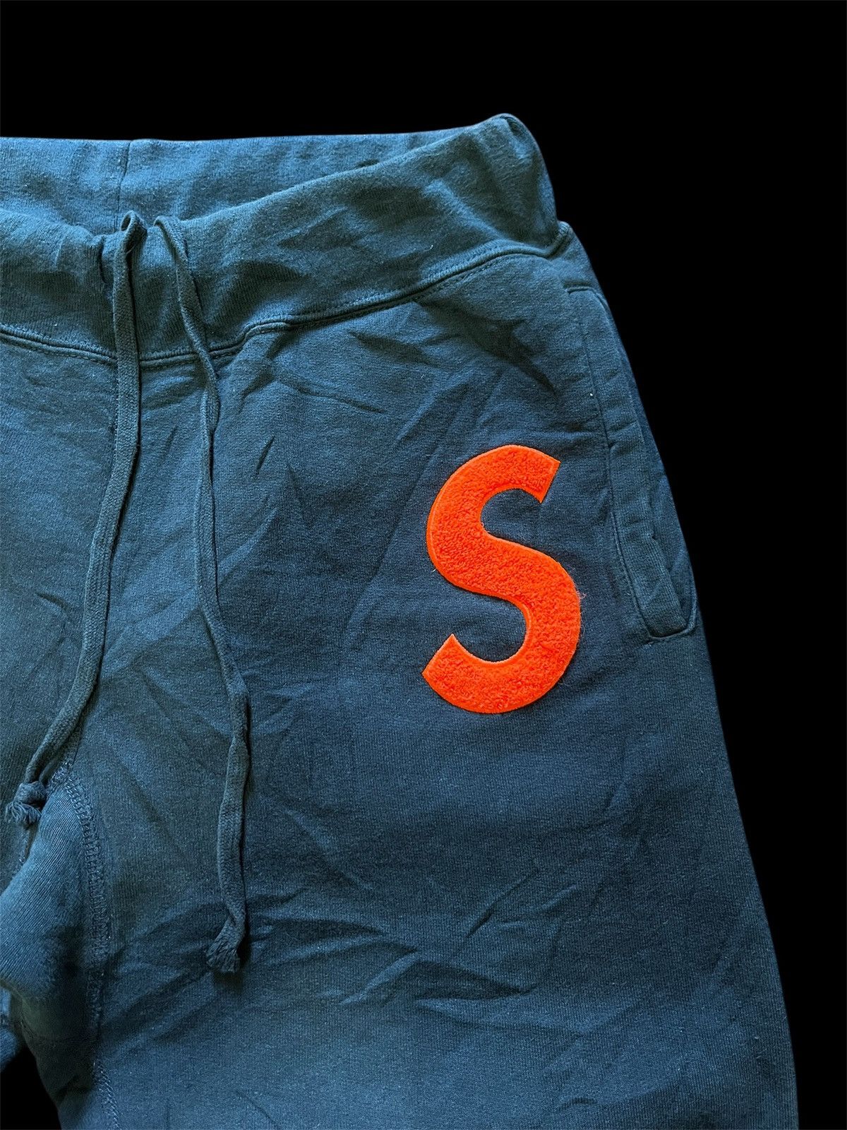 Supreme SUPREME S LOGO SWEATPANTS NAVY Size US 30 / EU 46 - 2 Thumbnail