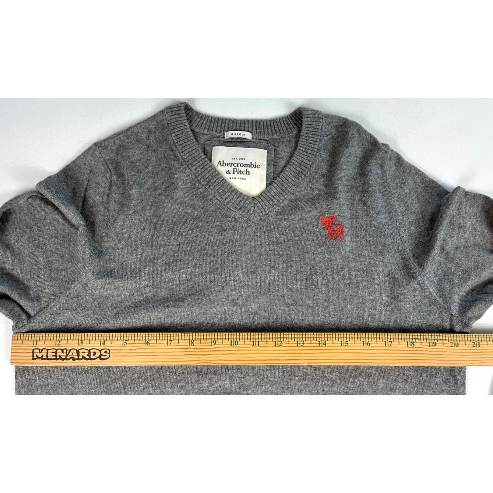 Abercrombie & Fitch VINTAGE Abercrombie & Fitch Pullover Sweater Shirt Mens L Gray V-Neck 94% Cotton, 3% Wool, 3% Cashmere Embroidered Logo City Classic Muscle Fit Size US L / EU 52-54 / 3 - 7 Thumbnail