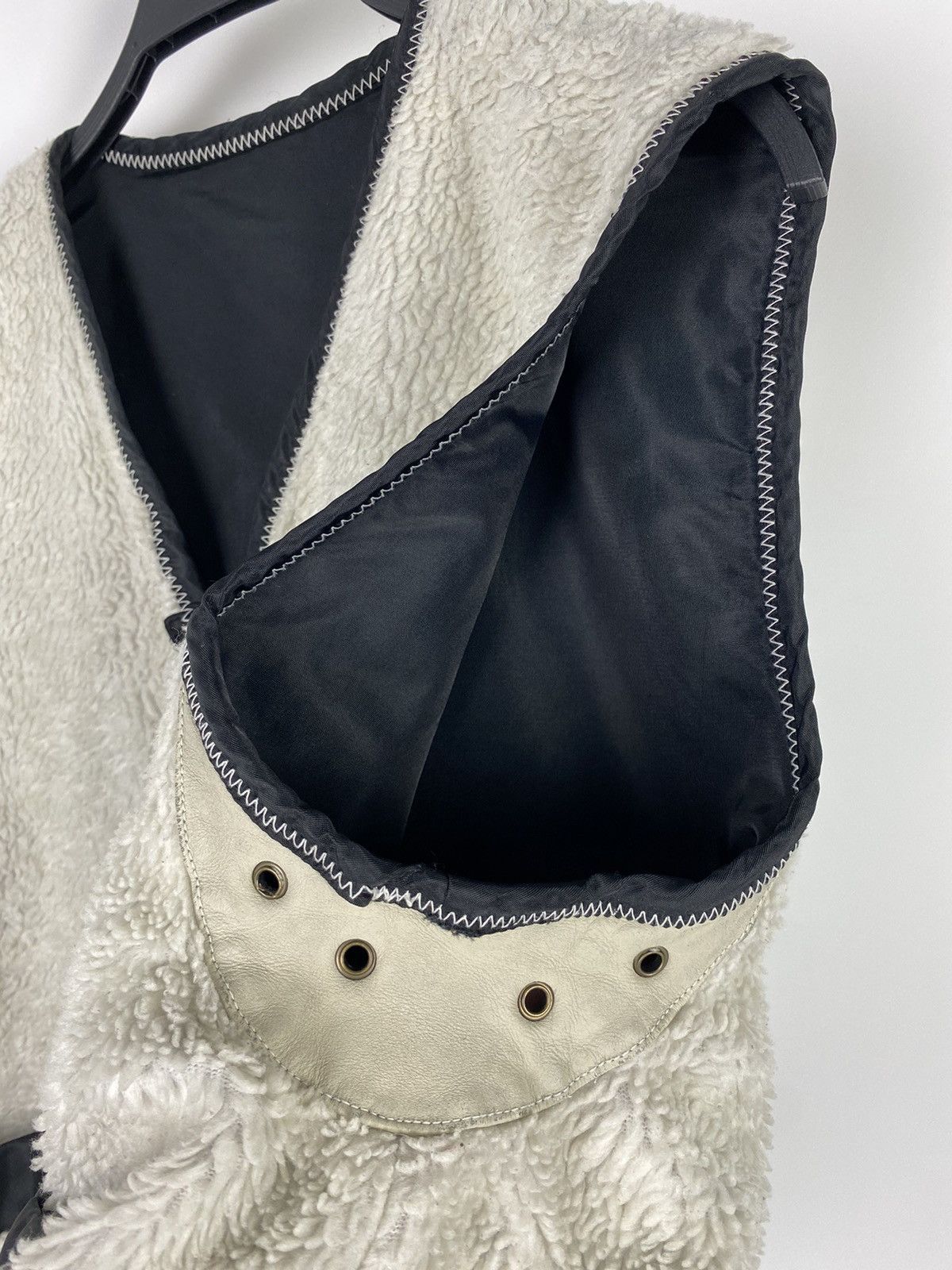 Diesel 1990s Vintage Distressed Diesel Reversible Nylon Sherpa Vest Size US S / EU 44-46 / 1 - 15 Thumbnail