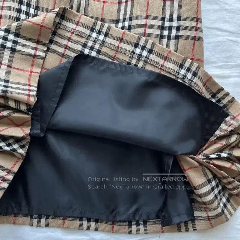 Other Burberry Khaki Wool Midi Skirt for Women. Size 24" / US 00 / IT 34 - 2 Thumbnail