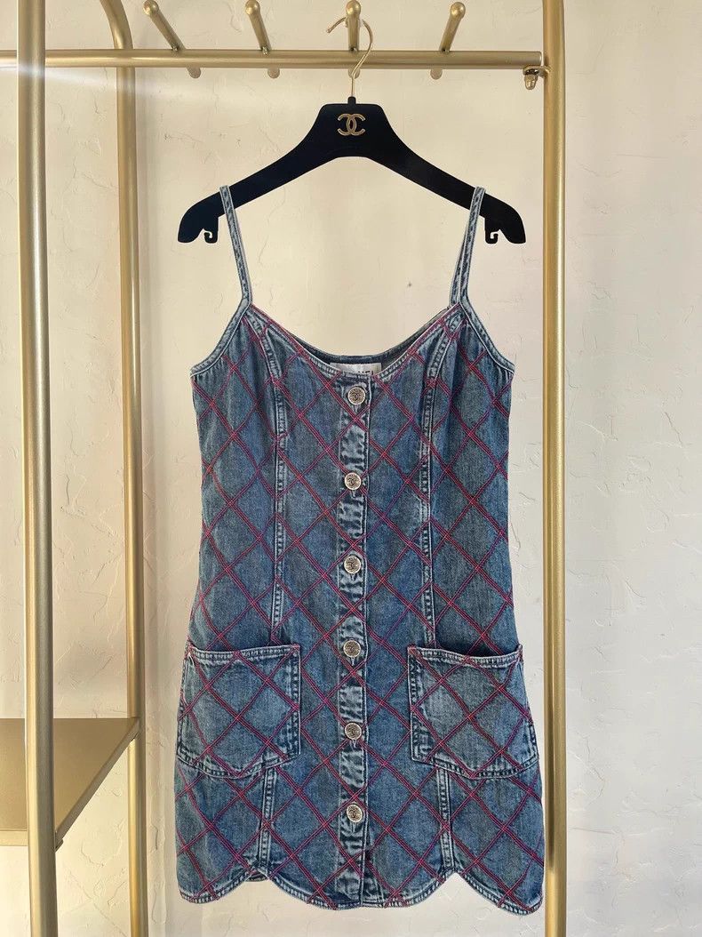 Chanel Chanel 22m beach series pink plaid denim suspender skirt Size XS / US 0-2 / IT 36-38 - 1 Thumbnail