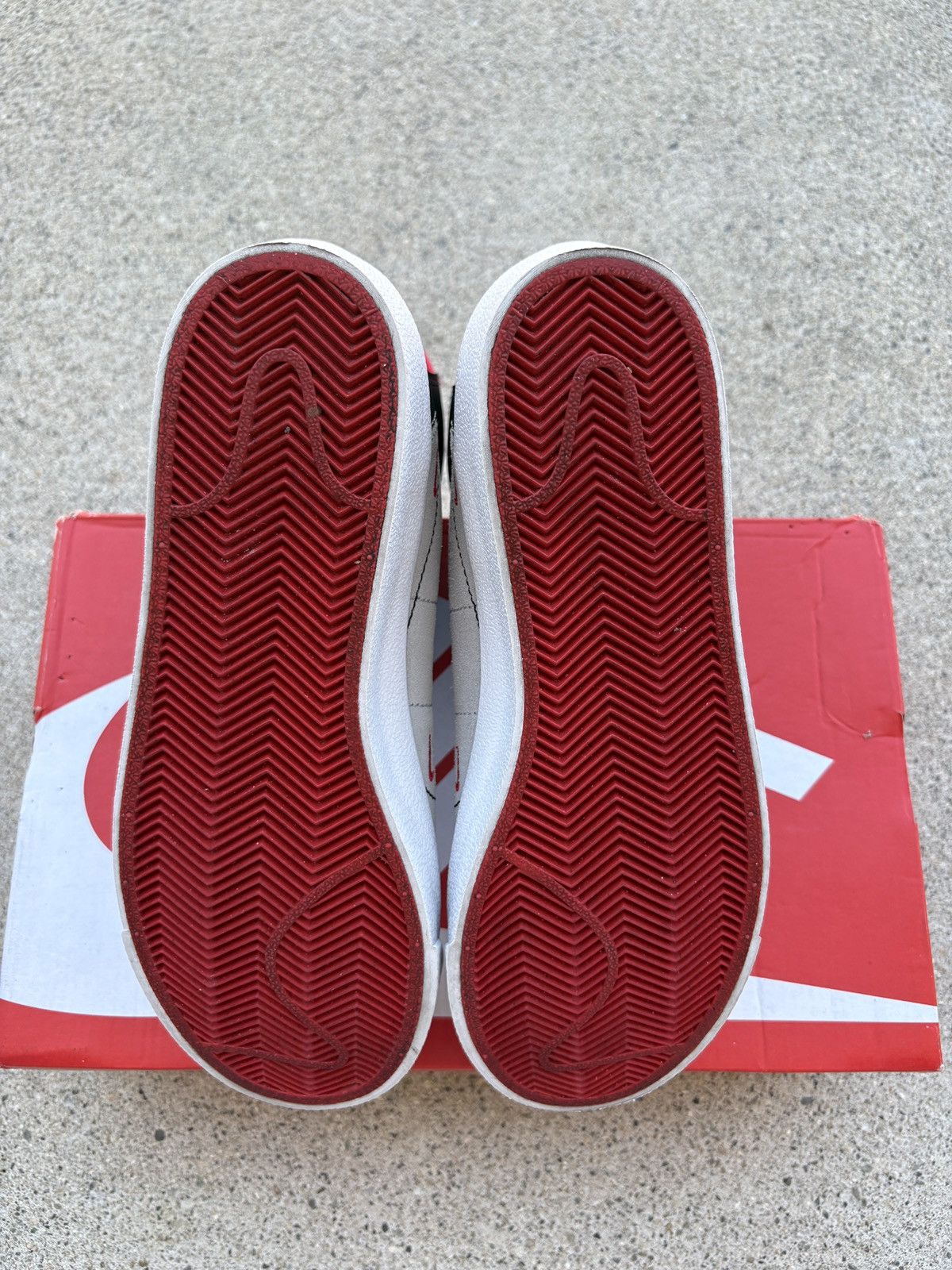 Nike Nike Blazer Mid ‘77 SE Dance “University Red” Size 7Y (GS) Size US 7 / EU 40 - 9 Thumbnail