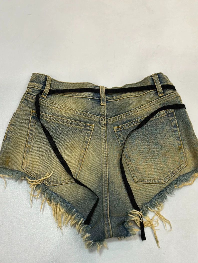 Maison Margiela Maison Margiela Fur-edged denim shorts Size 25" / US 0 / IT 36 - 4 Thumbnail
