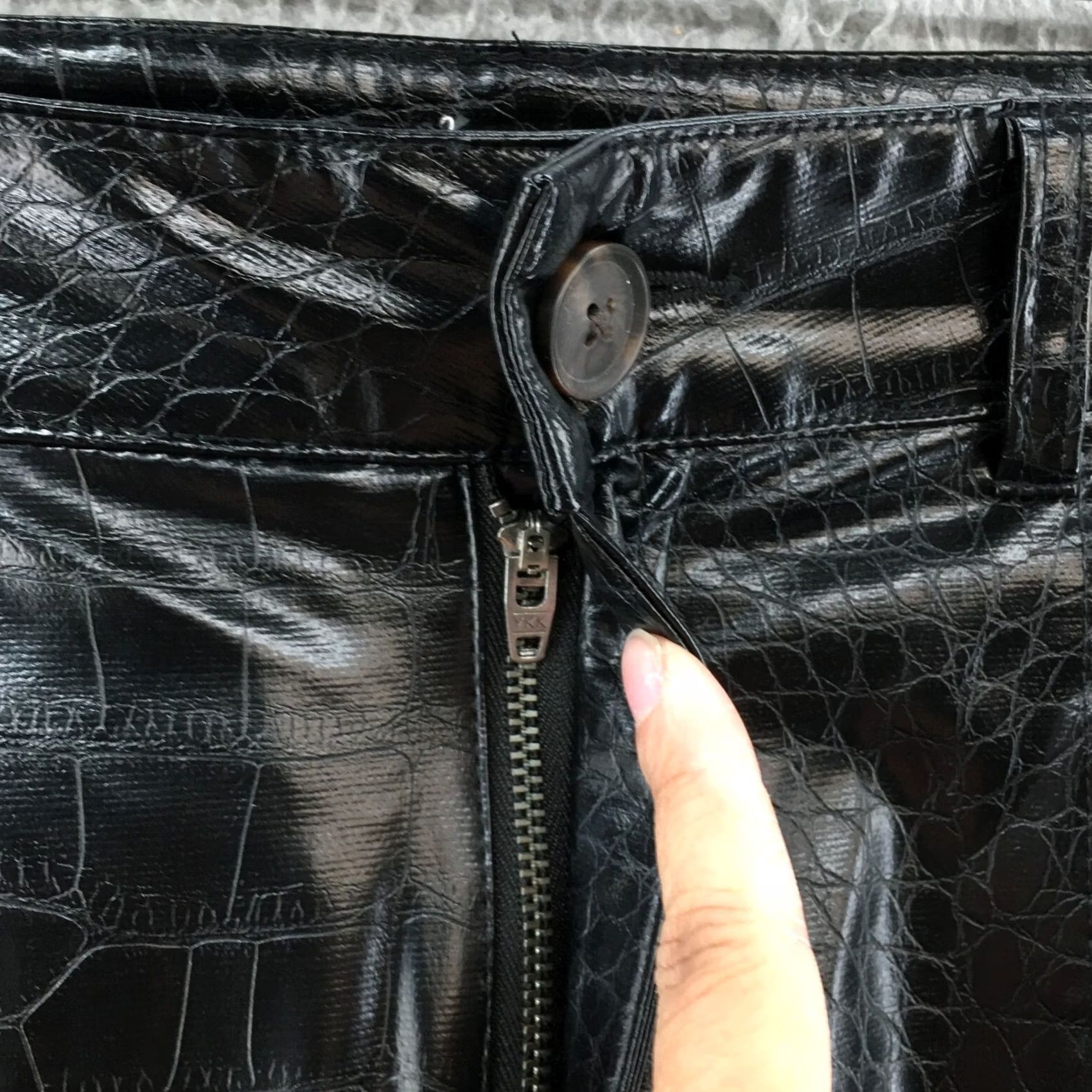 Vintage A New Day Faux Leather Pants Womens 14 Black High Rise Reptile Animal Print Tapered Pants Womens 14 Black High Rise Size 36" / US 14 / IT 50 - 4 Thumbnail