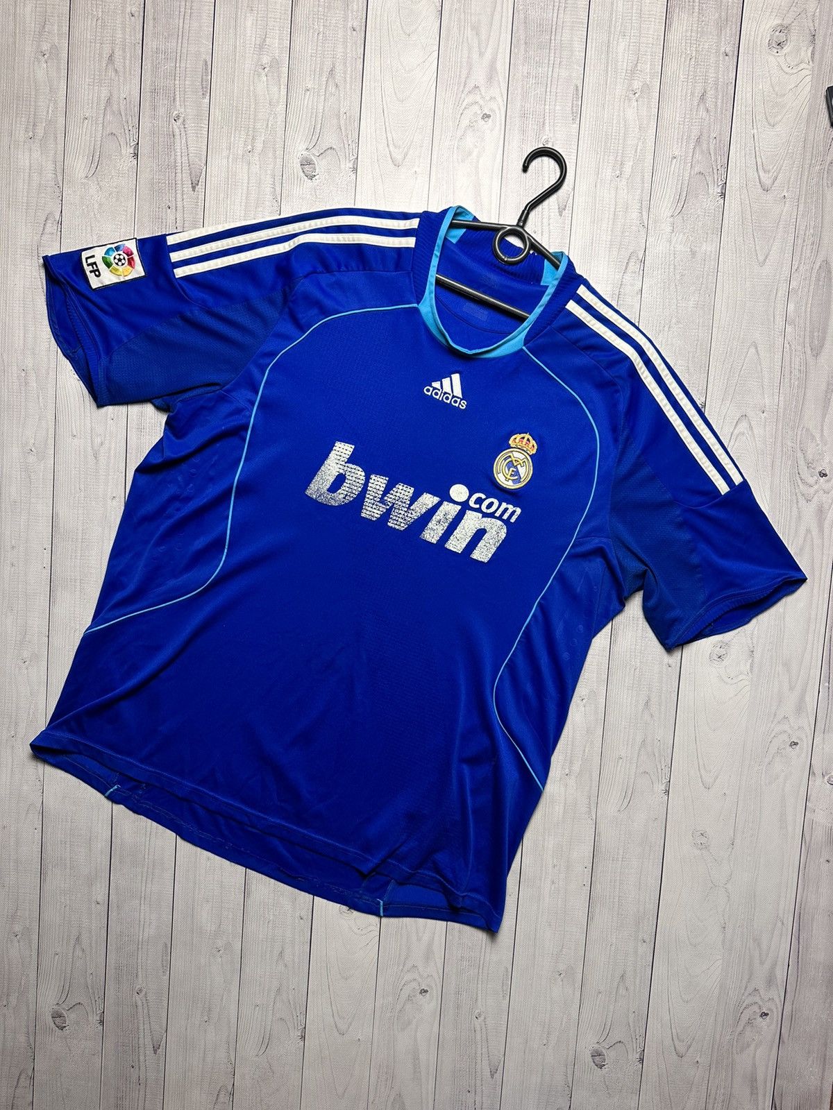 Adidas Vintage Adidas Real Madrid soccer jersey blue rare size XL Size US XL / EU 56 / 4 - 1 Thumbnail