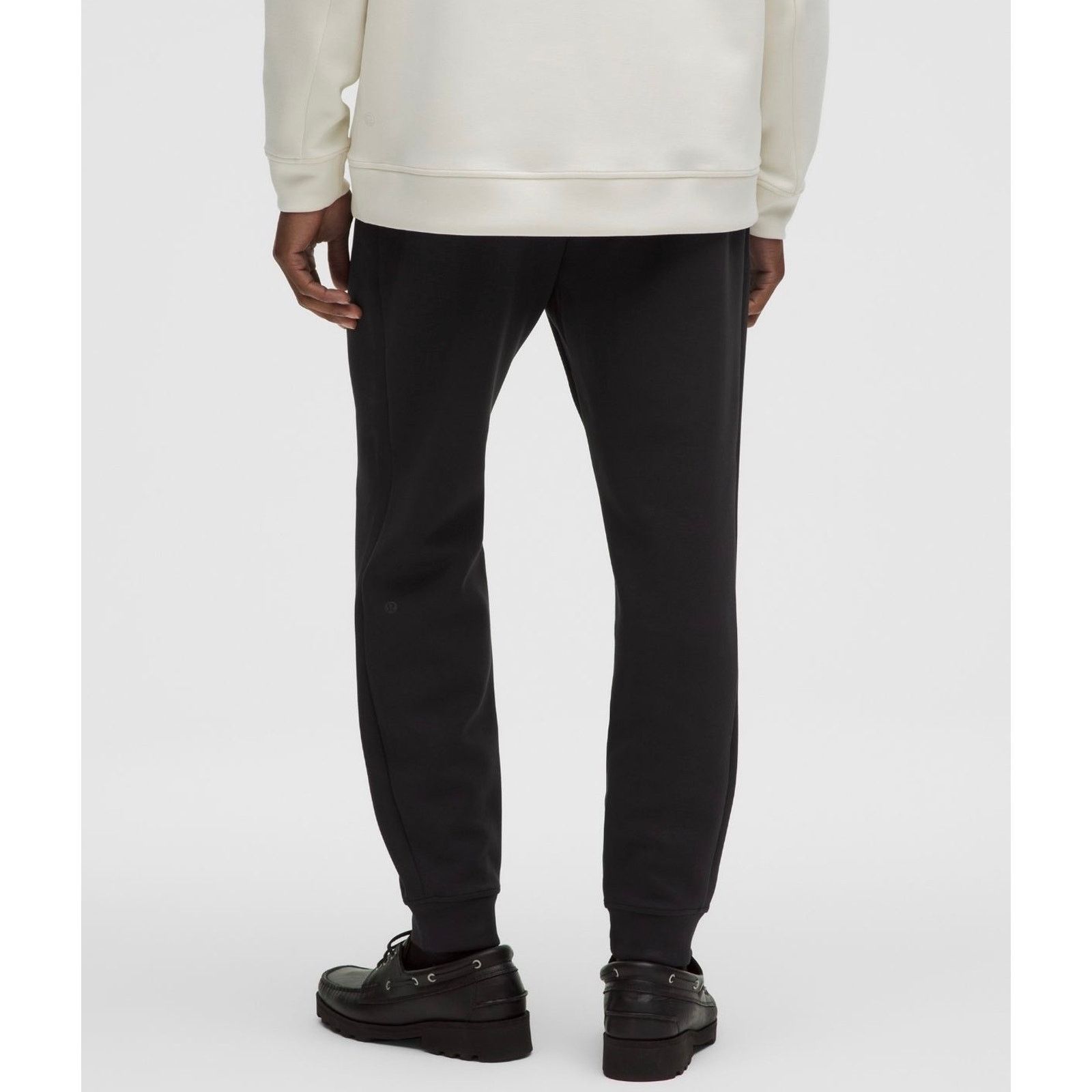 Lululemon Lululemon Smooth Spacer Jogger Shorter 27" Black Sz L Size US 30 / EU 46 - 2 Thumbnail