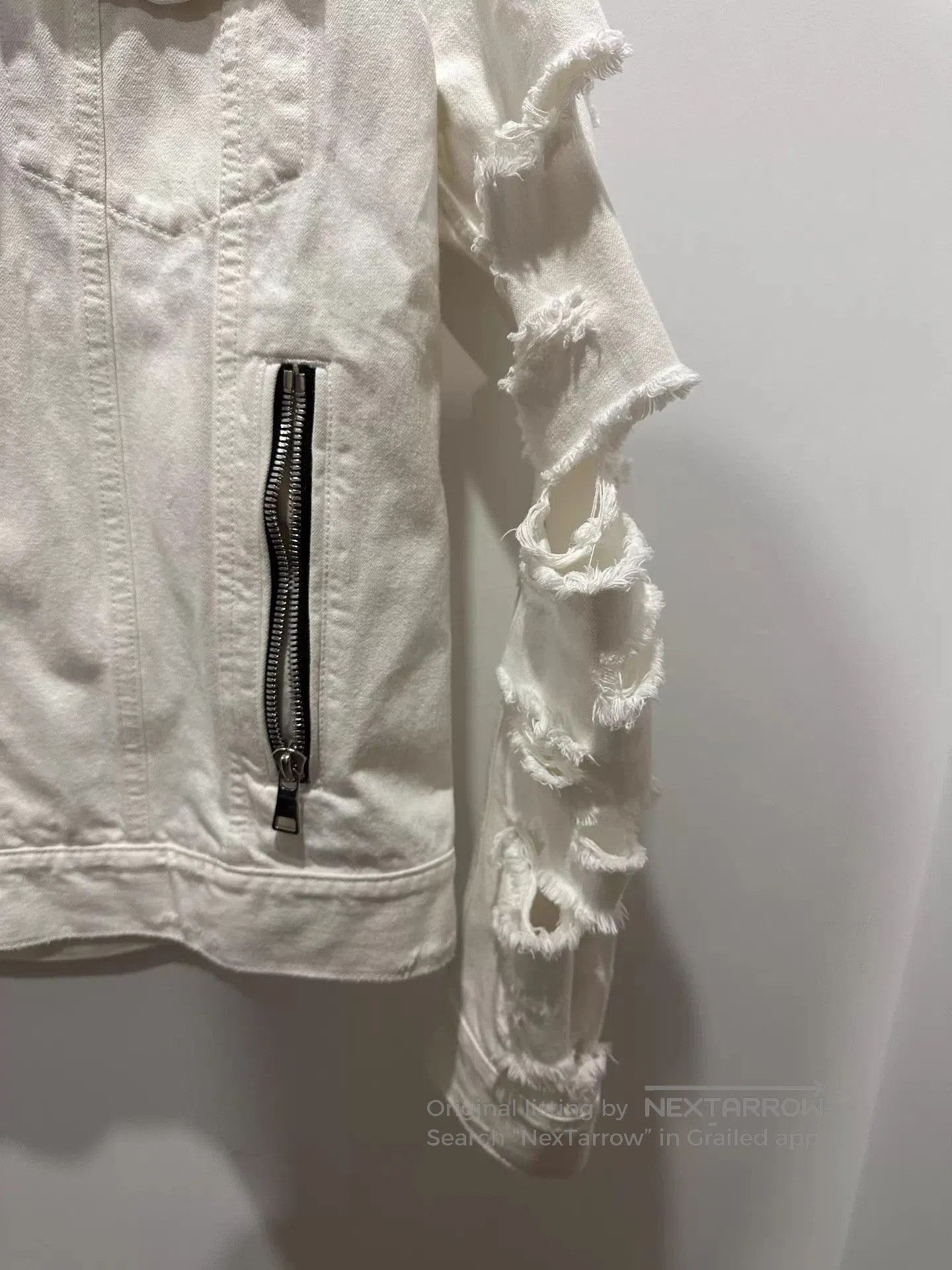 Balmain White Frayed Sleeve Denim Jacket with Zip Pockets. Size US L / EU 52-54 / 3 - 1 Thumbnail