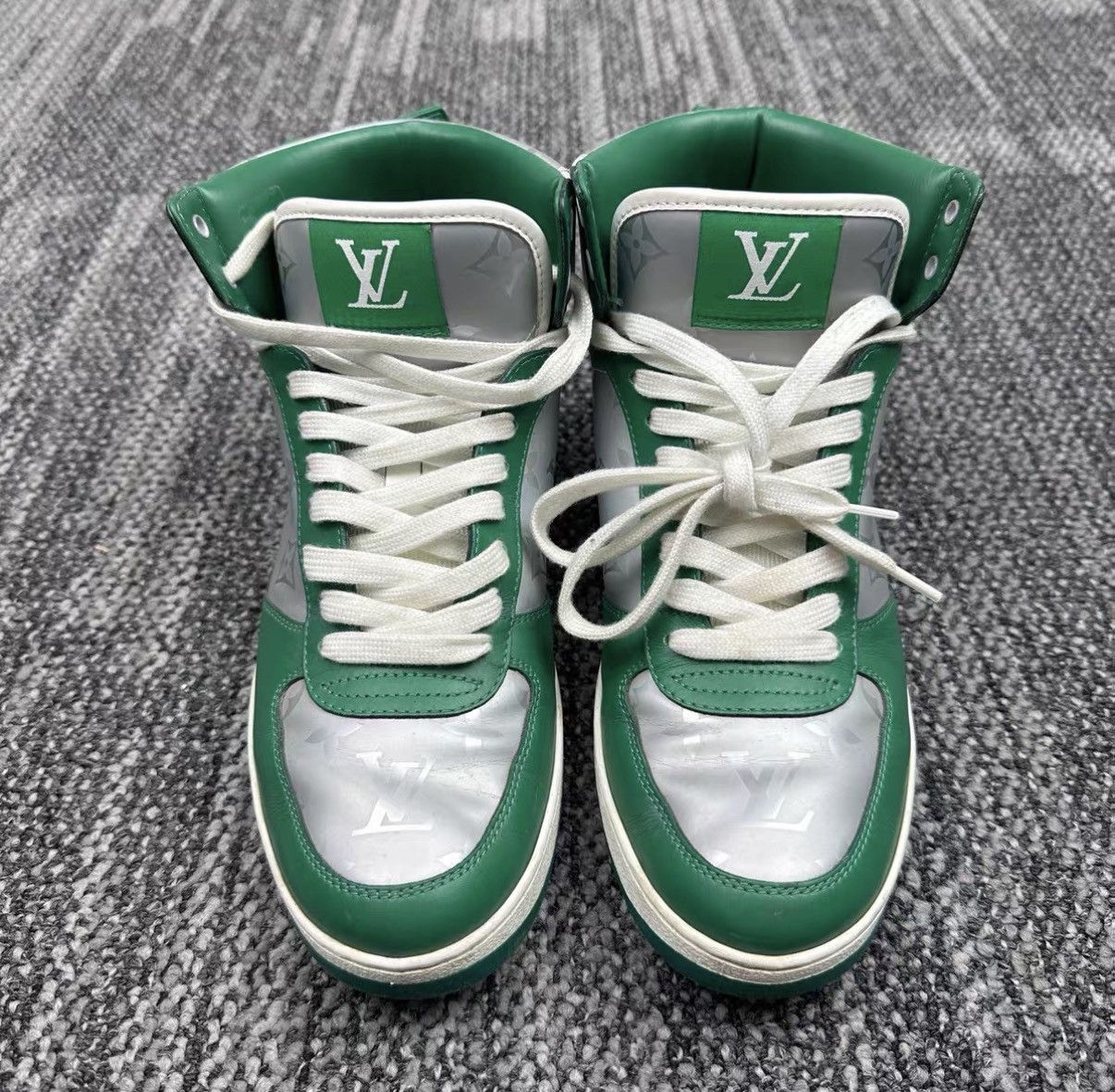 Louis Vuitton Louis Vuitton Rivoli Monogram High Top Sneakers J42 Size US 7 / EU 40 - 2 Thumbnail
