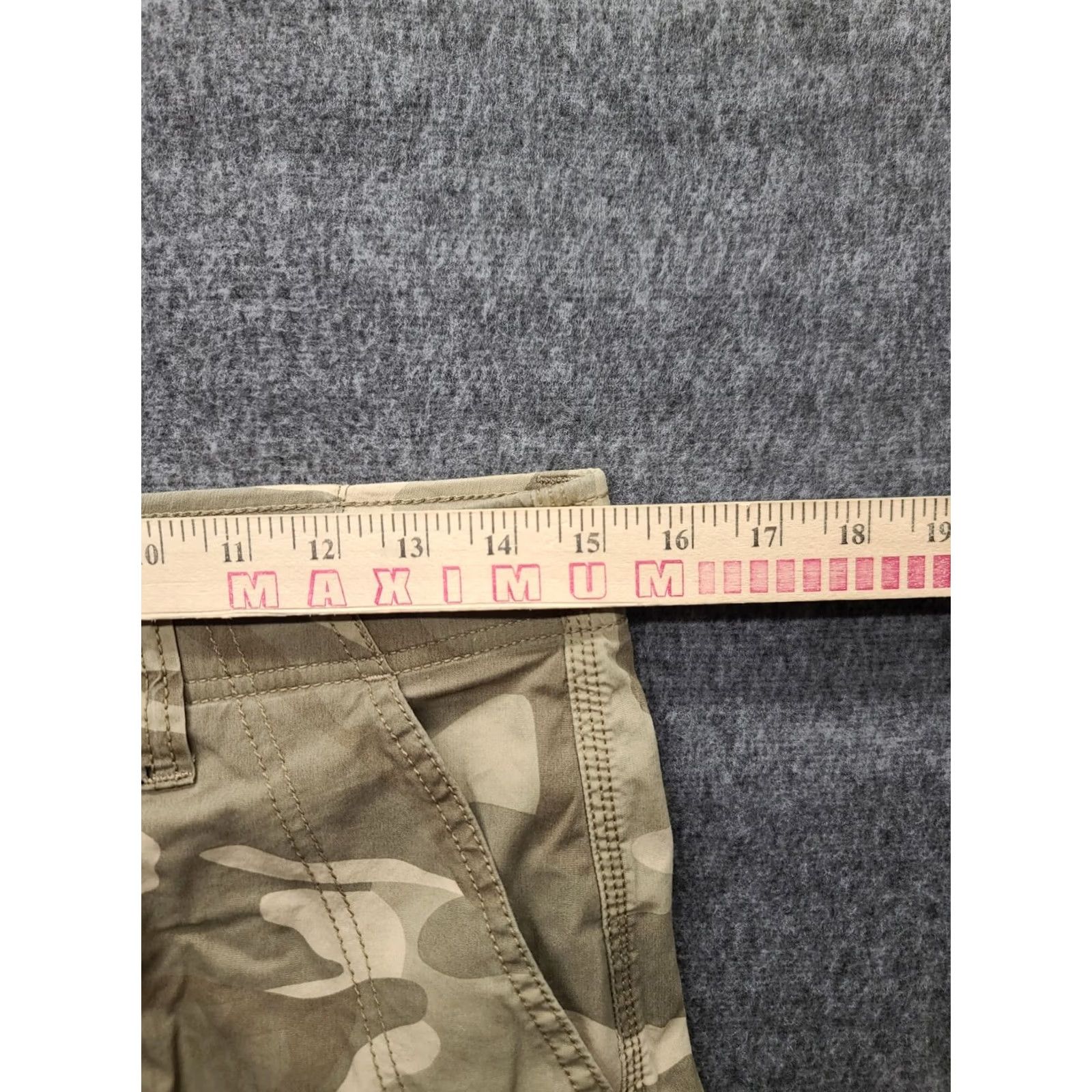 Lee Lee Cargo Shorts Mens 29 Inseam 10" Camouflage Cargo Pocket Stretch 90s Outdoor Casual Workwear Shorts Size US 29 - 3 Thumbnail