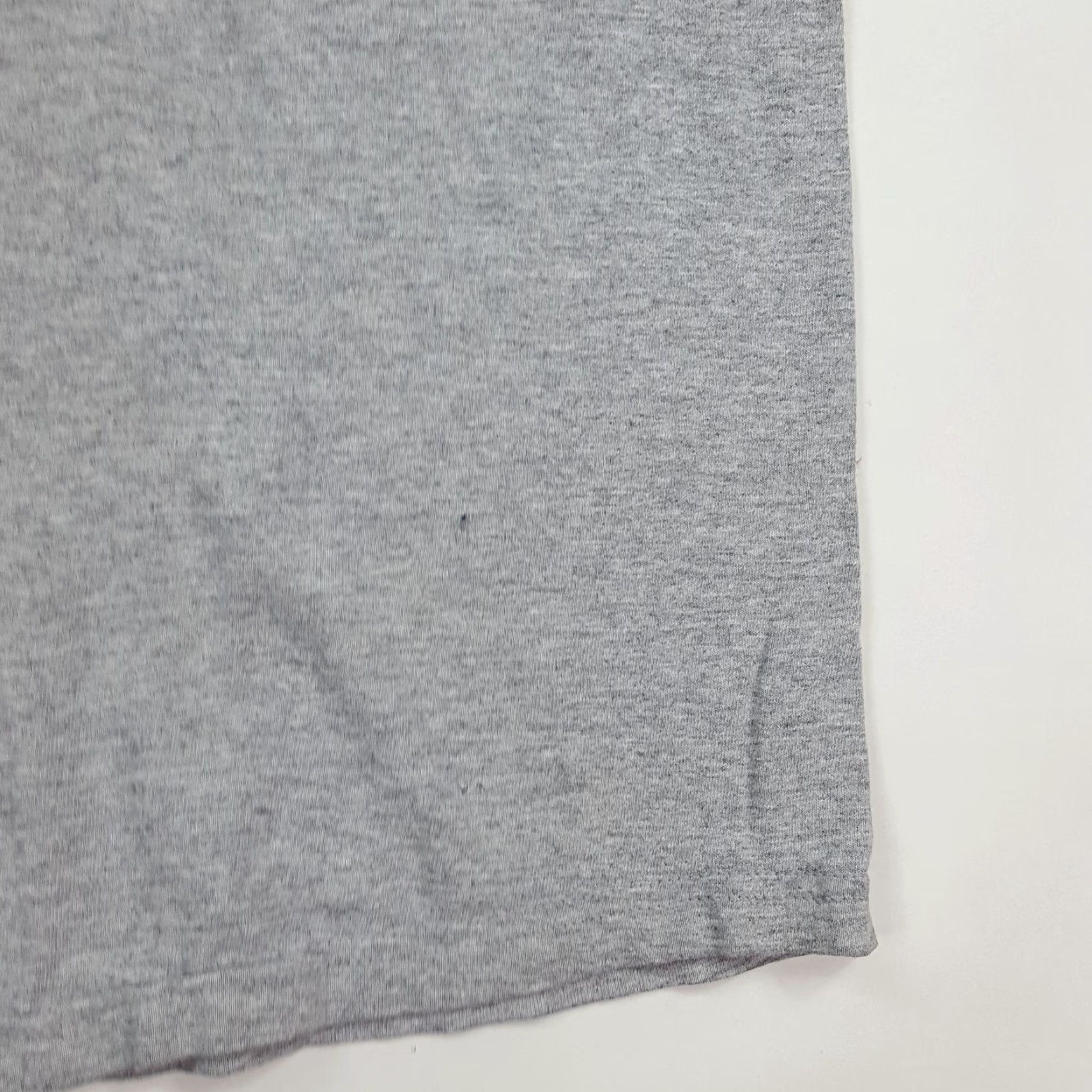 Nike VINTAGE Nike Distressed Basketball Gray Mens Size 2XL Faded Retro T Shirt Swoosh 90s College University Sports Graphic Print Shirt Mens Size US XXL / EU 58 / 5 - 4 Thumbnail
