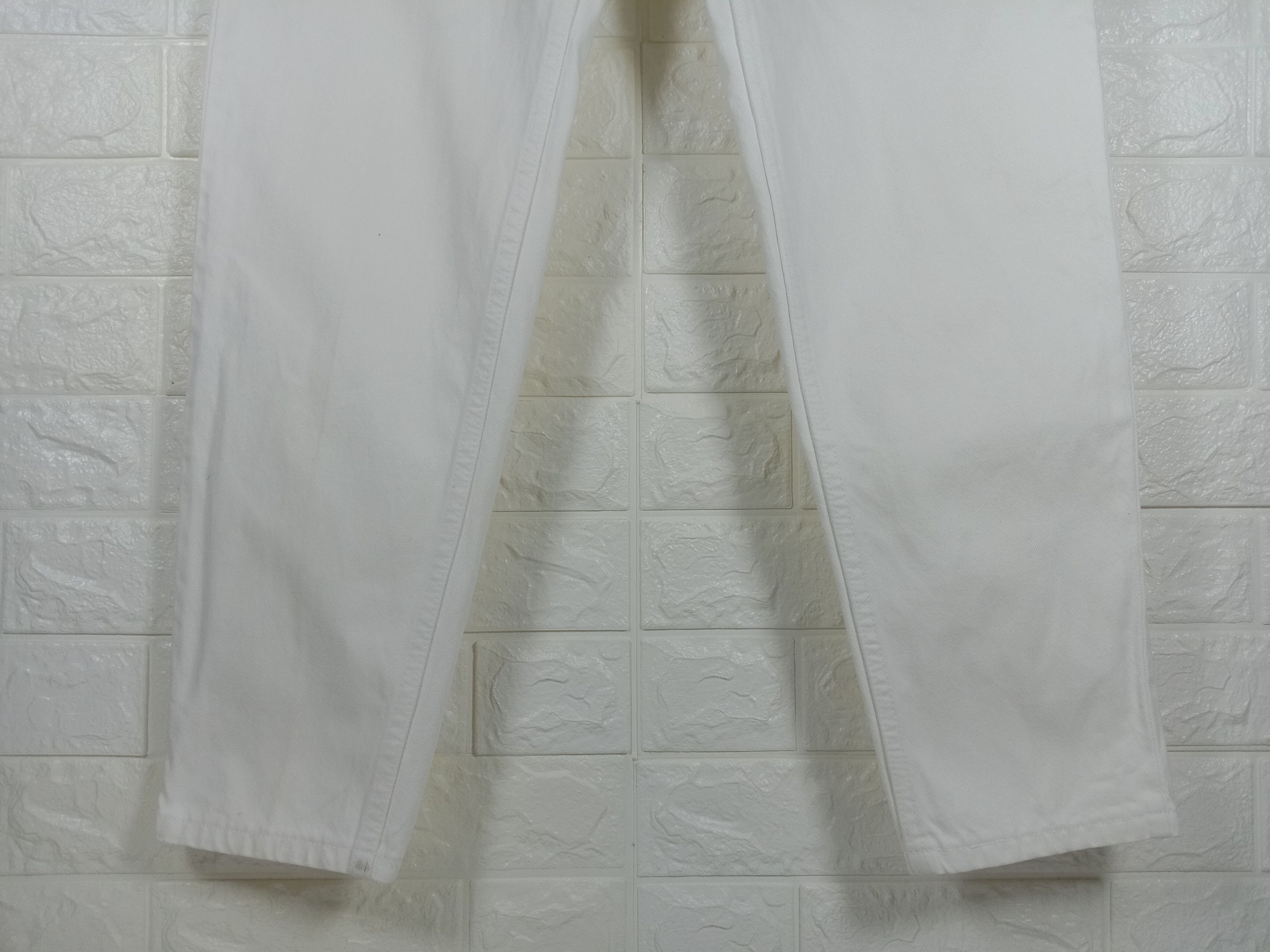 Vintage 90s Levi’s 551 Jeans Relaxed Fit White Denim