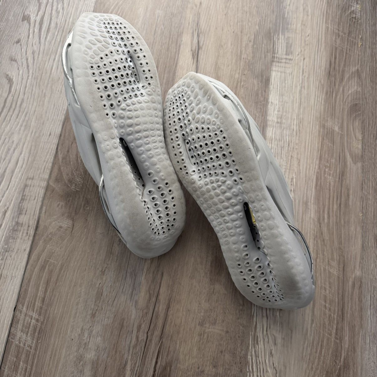 MMW × Nike NIKE • MMW 005 Slide "Pure Platinum" (13M) Size US 13 / EU 46 - 6 Thumbnail