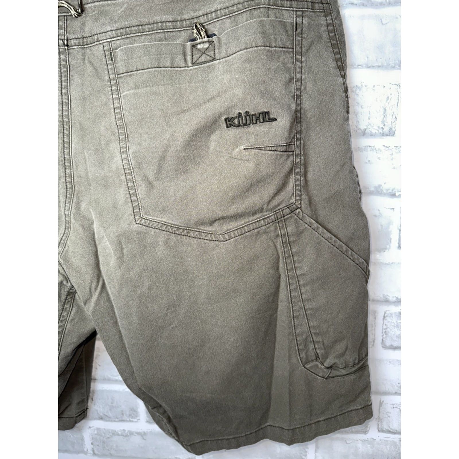 Vintage KUHL Brown Hiking Shorts Cotton Blend Mens 36 Brown Chino Hiking Mens 36 Brown KUHL Size US 36 / EU 52 - 7 Thumbnail