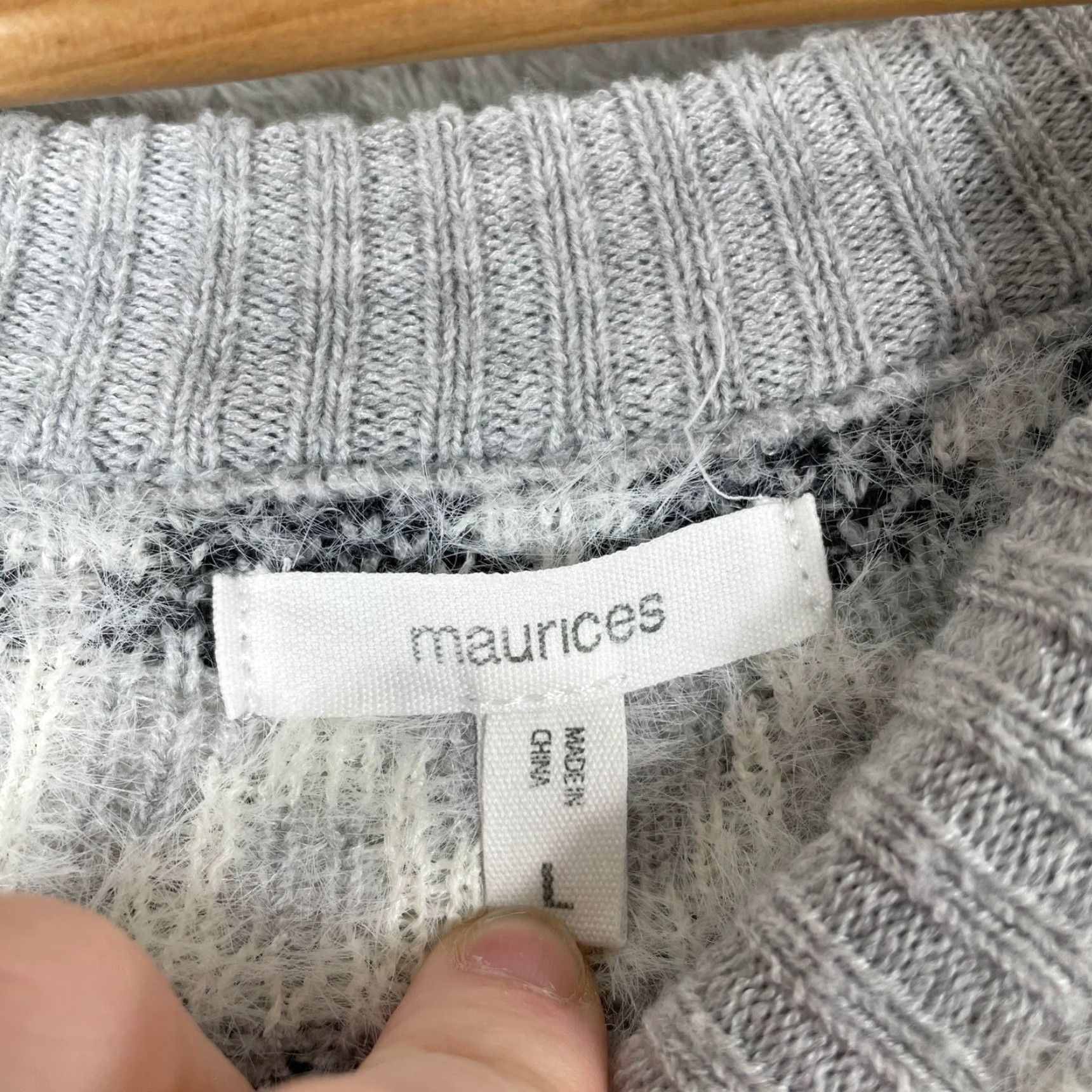 Vintage Maurices Sweater Womens Large Gray Fair Isle Fuzzy Yoke Knit Pullover Size L / US 10 / IT 46 - 3 Thumbnail