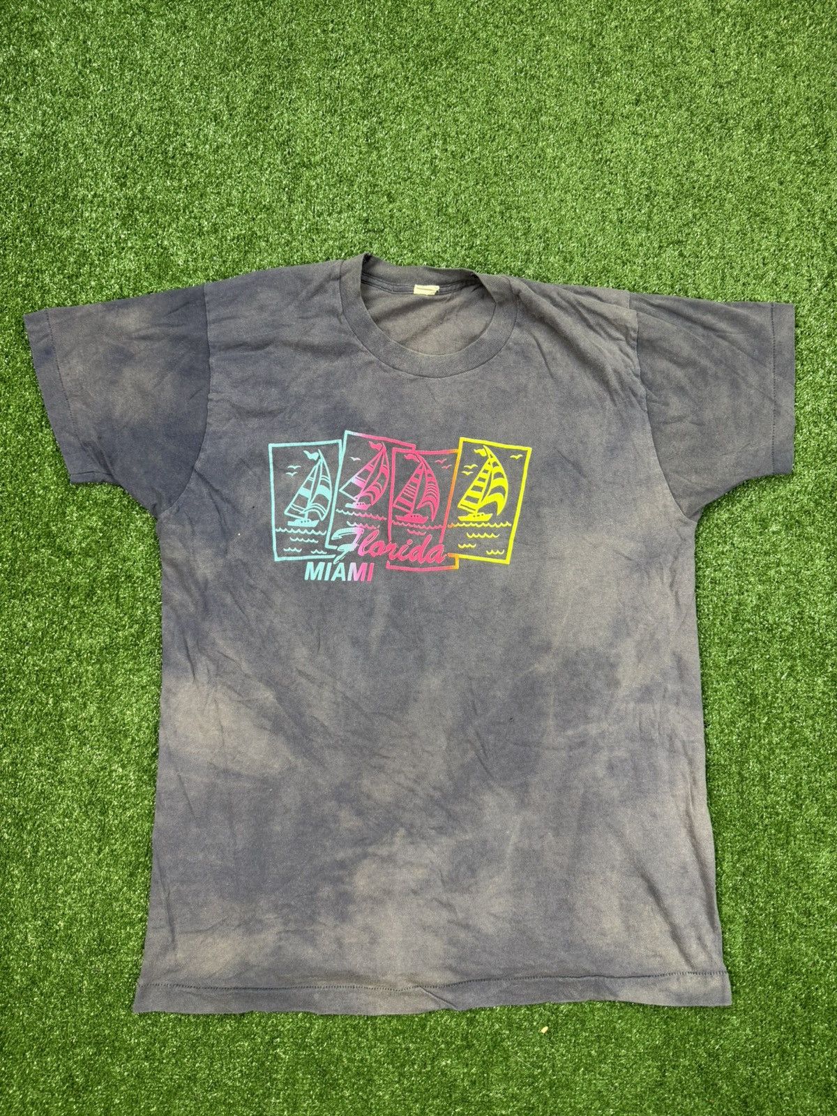 Vintage True vintage 1960s Miami Florida black t-shirt faded Size US XL / EU 56 / 4 - 1 Thumbnail