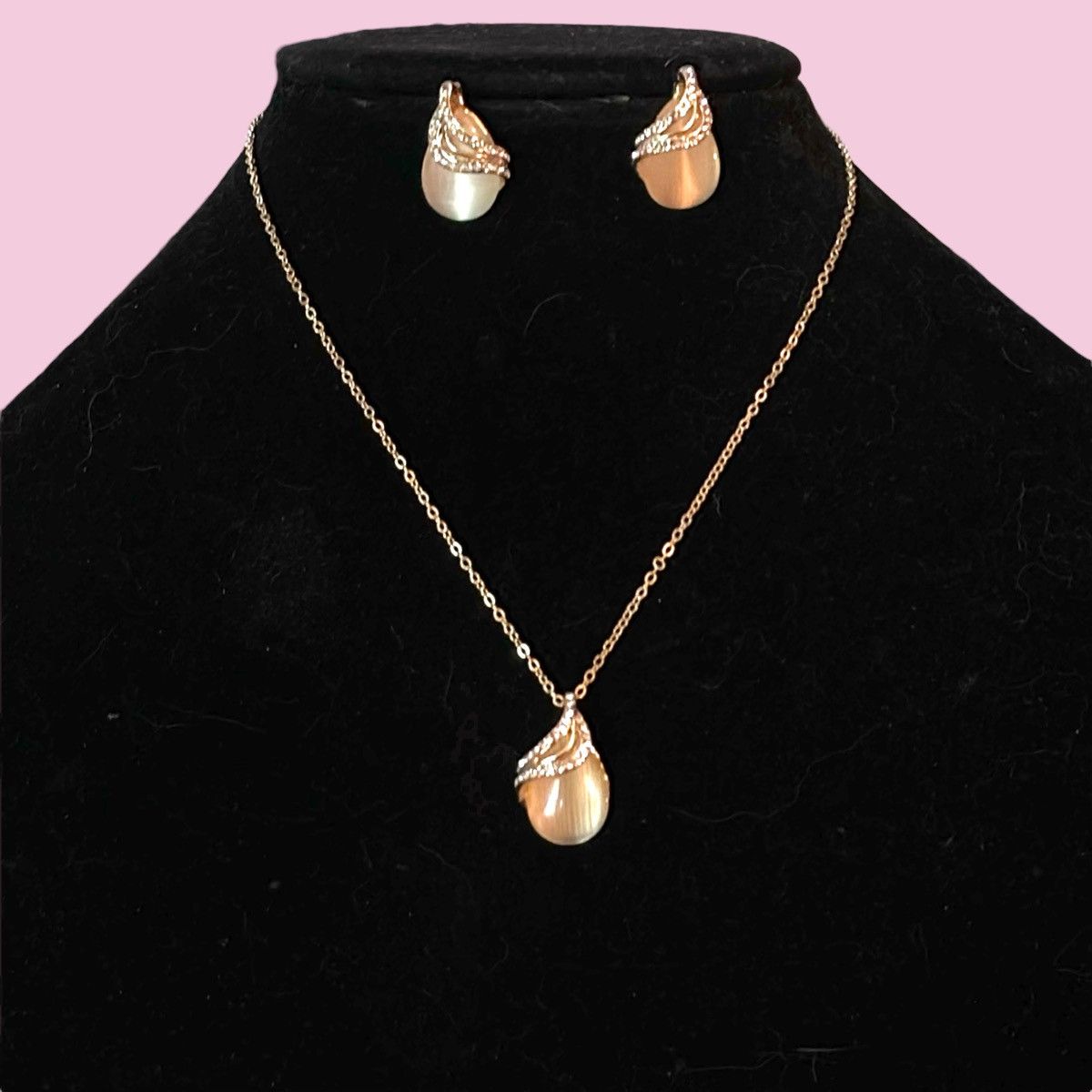 Other Gold citrine & crystal teardrop pendant necklace & earrings Size ONE SIZE - 1 Thumbnail