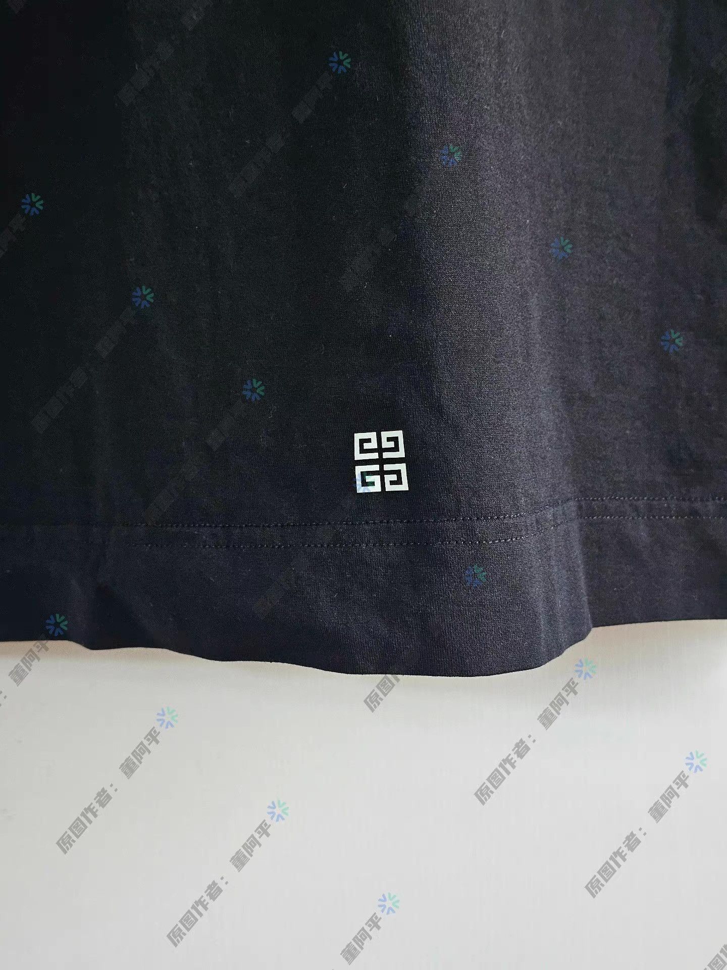 Givenchy Givenchy black short-sleeve T-shirt Q4 Size US XL / EU 56 / 4 - 6 Thumbnail