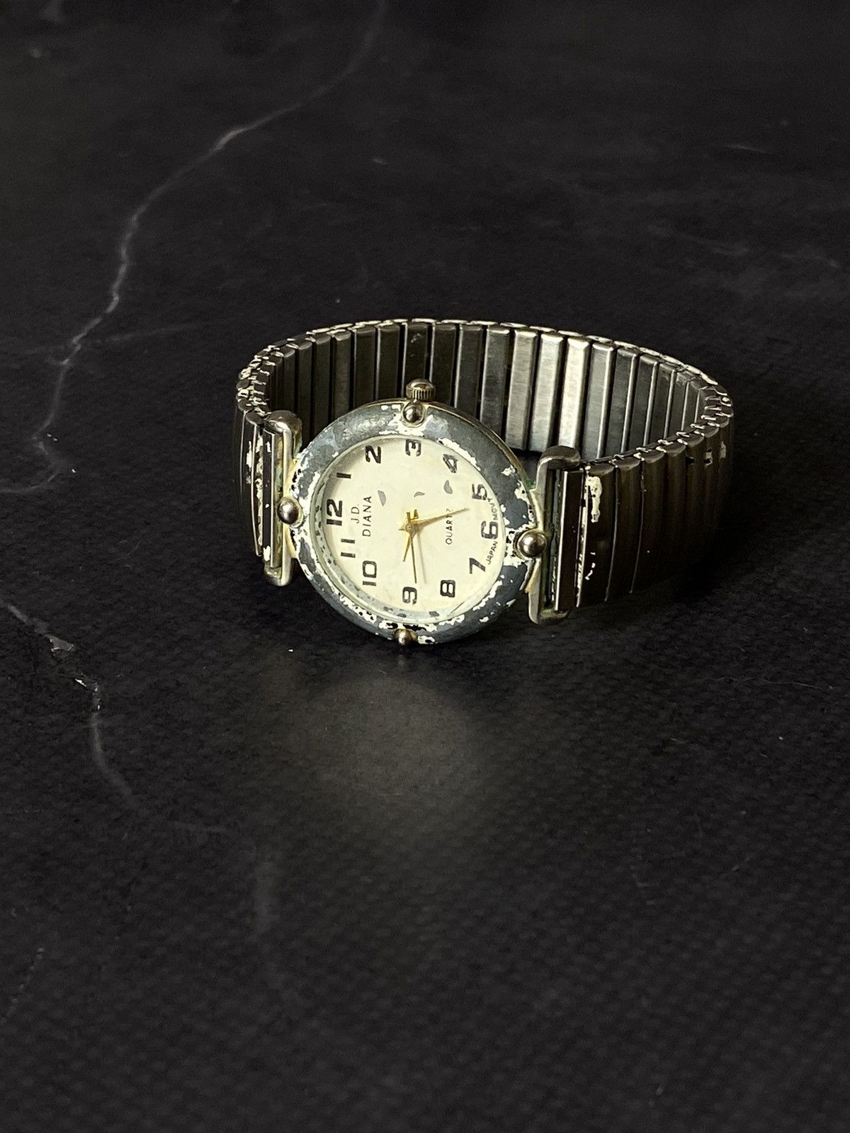 Japanese Brand J.D. DIANA Vintage Distressed Grunge Watch with Elastic Band Size ONE SIZE - 1 Thumbnail