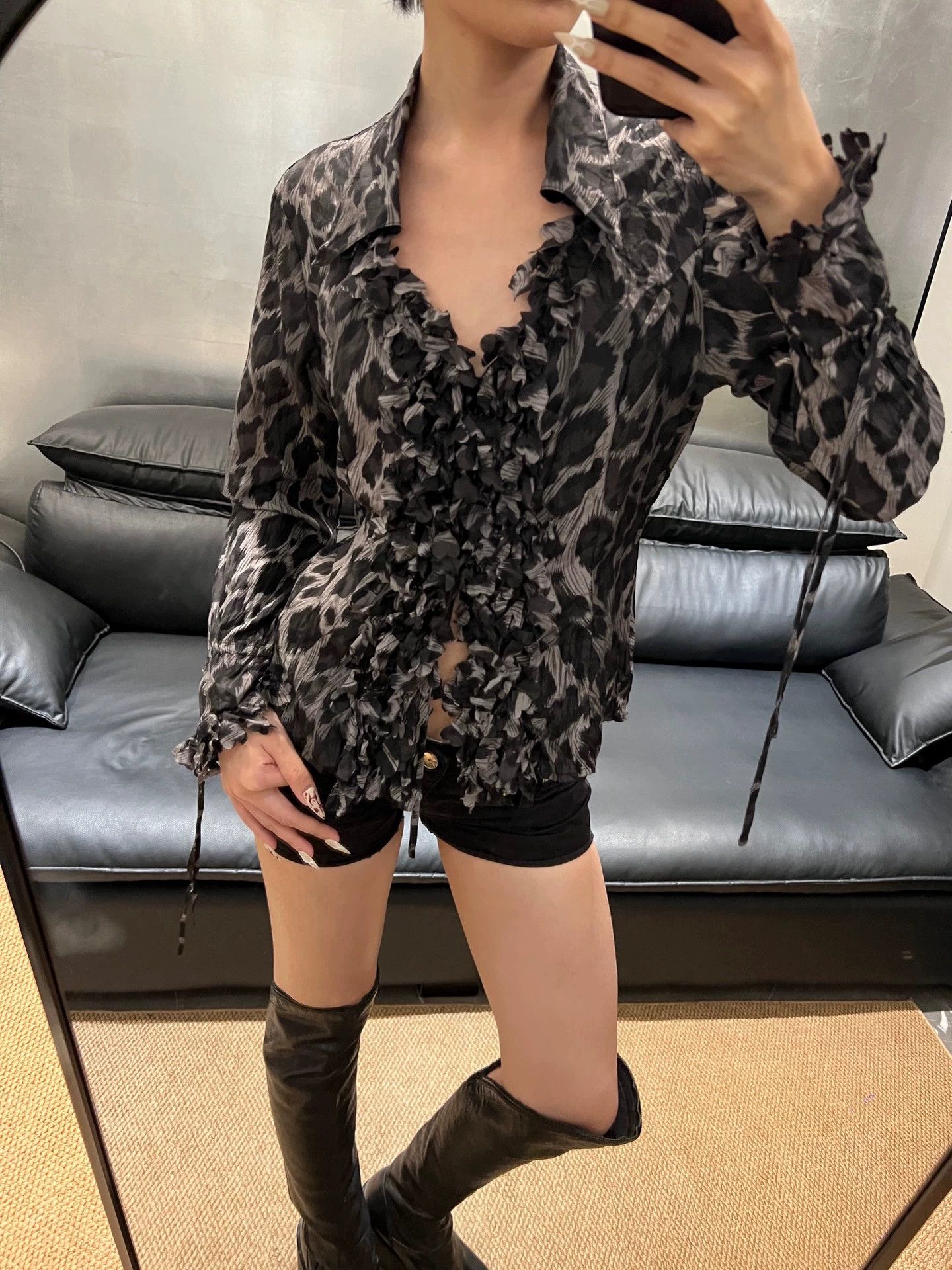 Other French Leopard Print Floral Collar Tie-Neck Shirt Size XS / US 0-2 / IT 36-38 - 1 Thumbnail