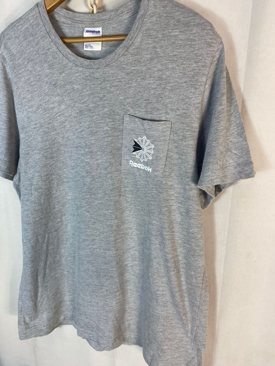 Reebok Vintage Reebok classic printed tshirt Size US L / EU 52-54 / 3 - 3 Thumbnail