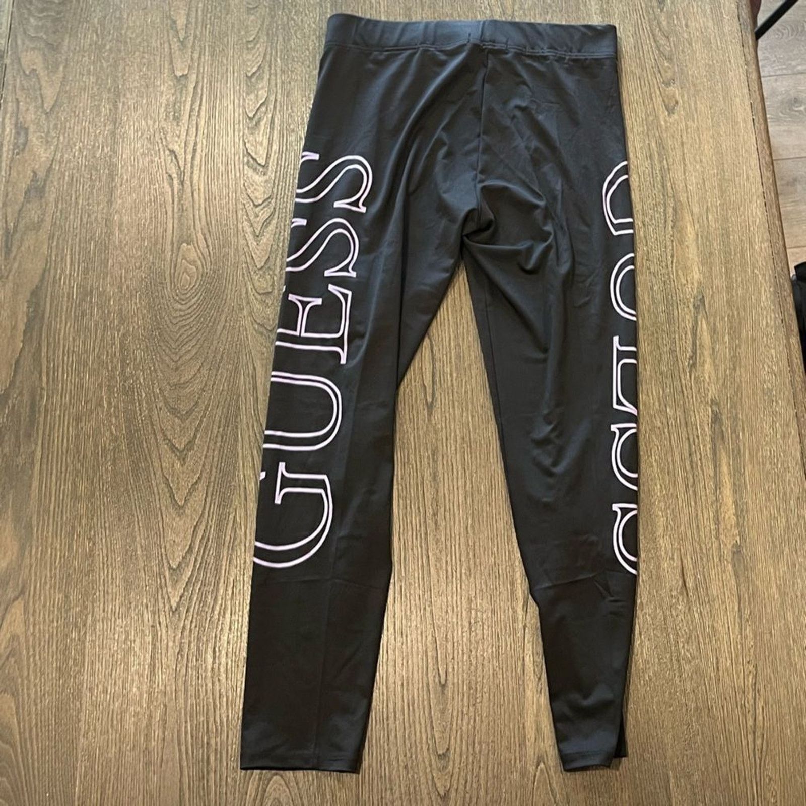 Guess NWOT Guess Black Cropped Capri Leggings Logo Print Size L Size 31" - 6 Thumbnail