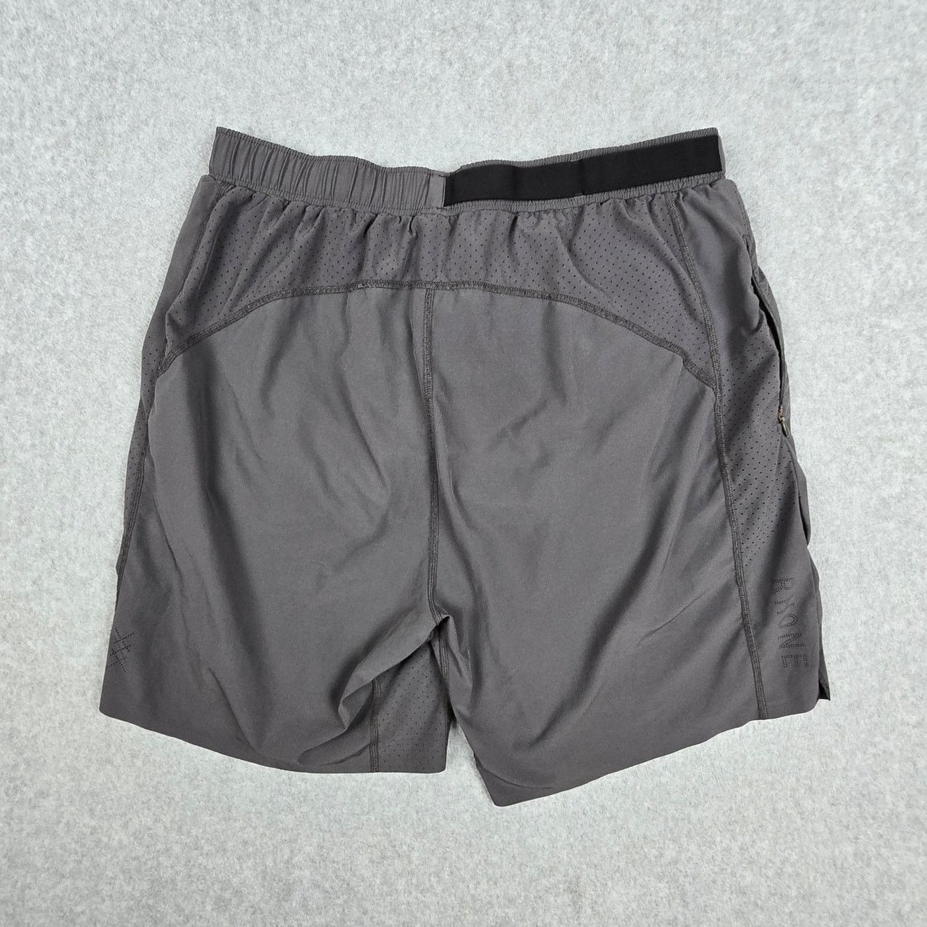 Rhone Rhone Medium Gray Athletic Shorts Lined Drawstring Pockets Size US 32 / EU 48 - 2 Thumbnail