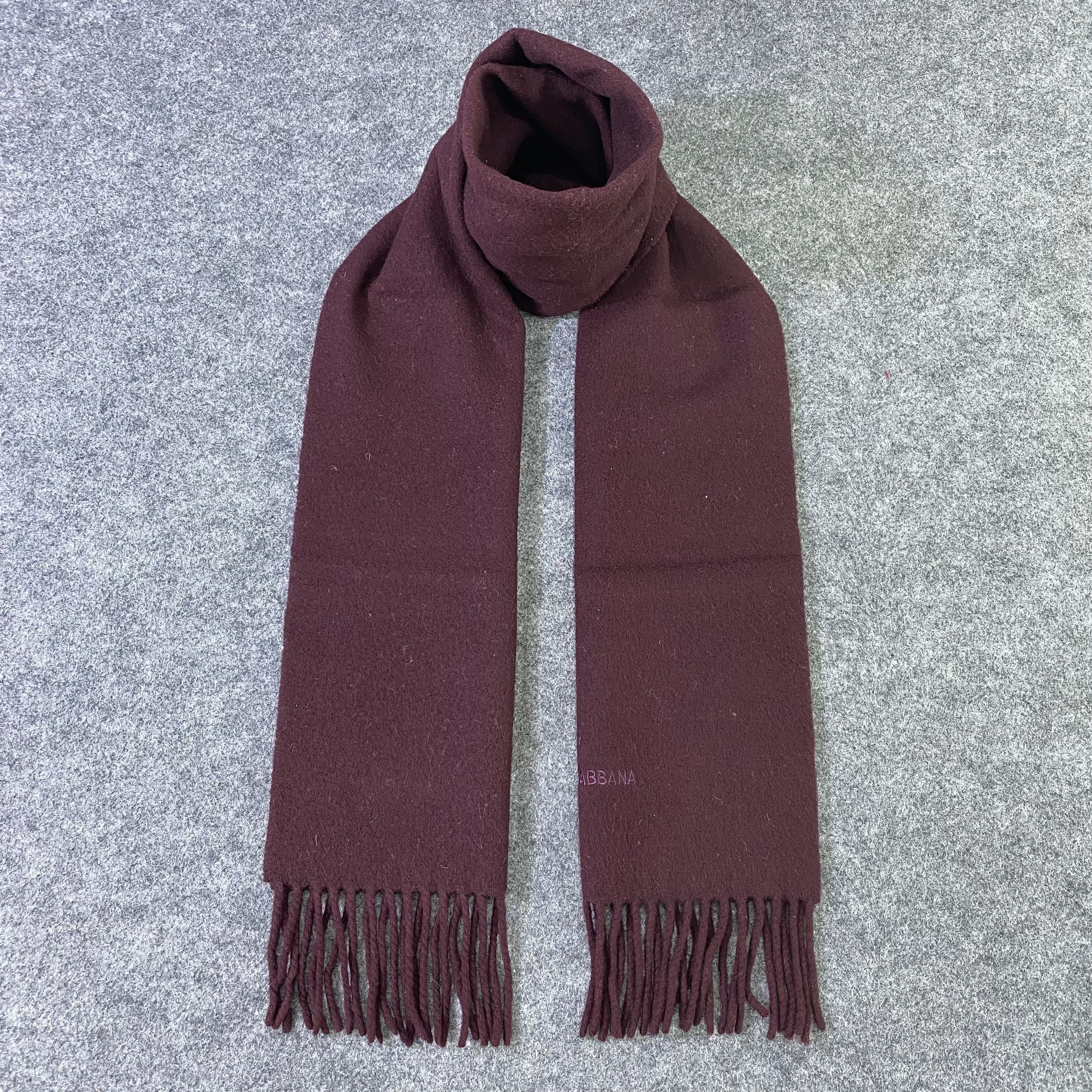 Dolce & Gabbana Scarf / Muffler / Neckwear -T821