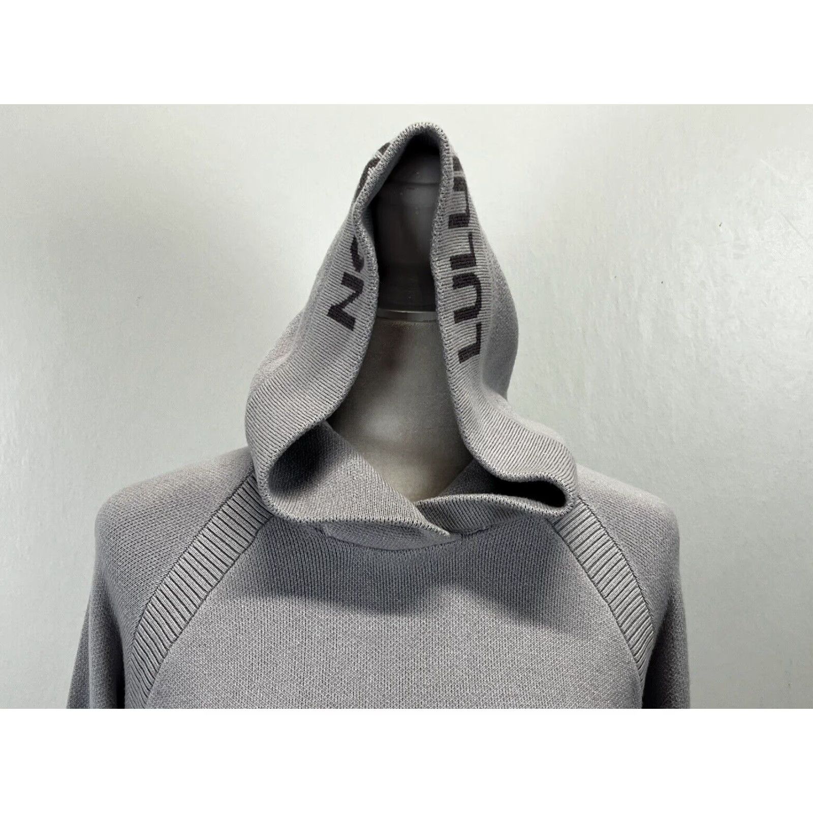 Lululemon LULULEMON Soothe Away Hoodie Pullover Activewear Sz 4 Gray/Lavender Cashmere Women's Size S / US 4 / IT 40 - 6 Thumbnail