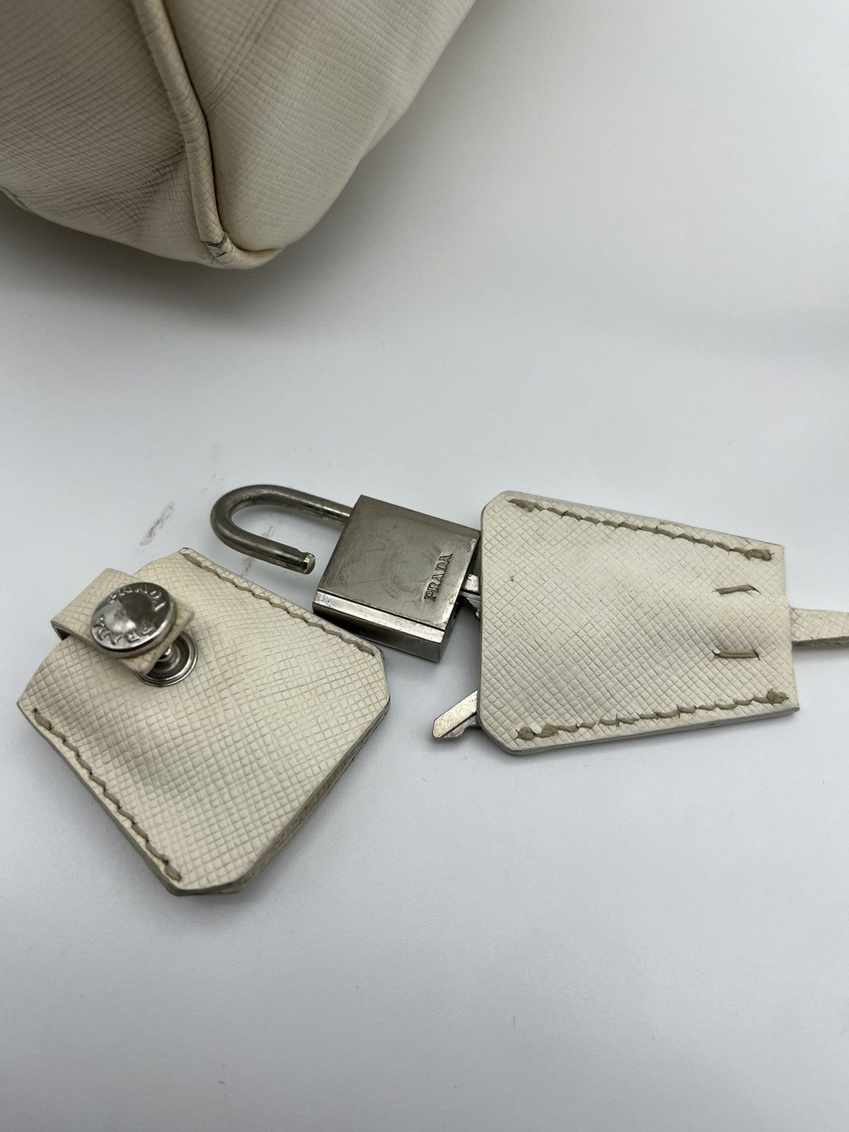 Prada Authentic PRADA Saffiano Hand Bag Size ONE SIZE - 20 Thumbnail