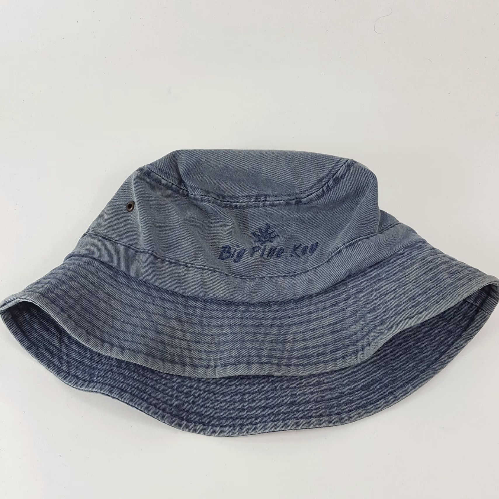 Vintage VINTAGE Dpc Big Pine Key Island Denim Bucket Hat One Size Blue Retro 90s Outdoor Mens Size US 35 - 6 Thumbnail