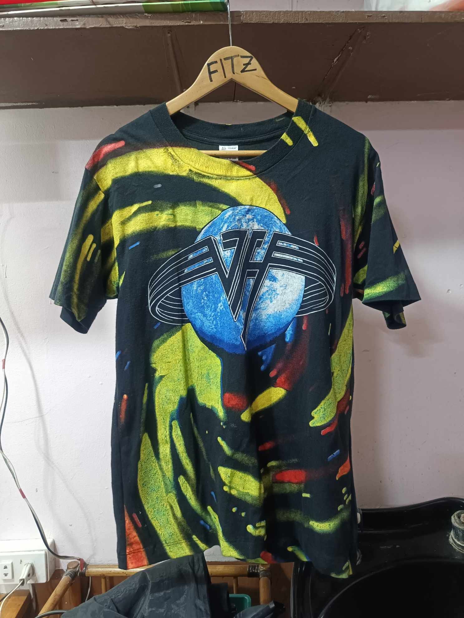 Fruit Of The Loom × Vintage Vintage Van Halen 1993 World Tour Tee Size US XL / EU 56 / 4 - 1 Thumbnail