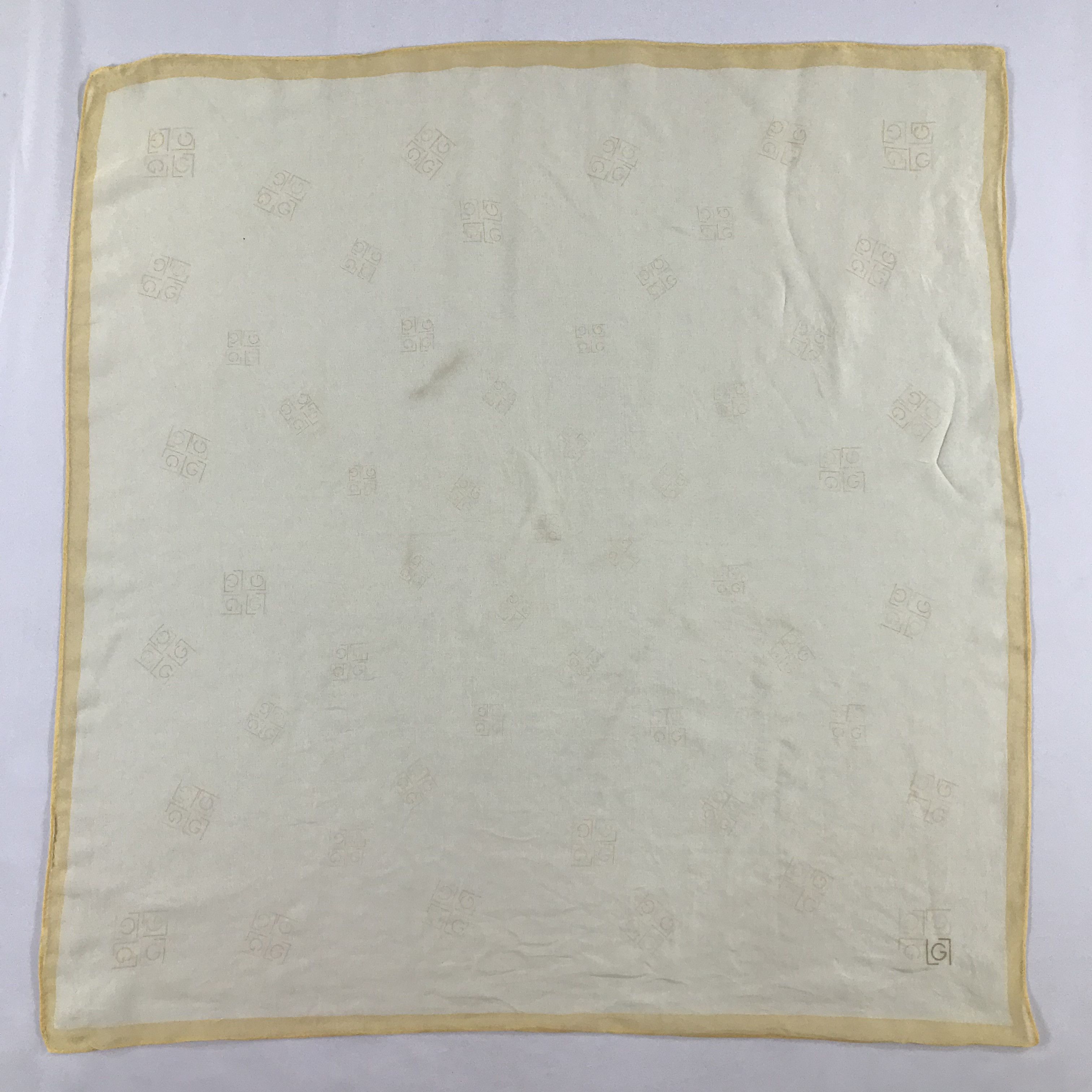 Vintage Vintage Silk Scarf - S2404 Size ONE SIZE - 1 Thumbnail