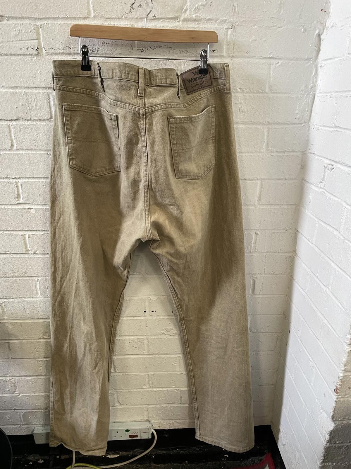 Wrangler Wrangler Authentic Men's Jeans Khaki 38x33 Size US 38 / EU 54 - 3 Thumbnail