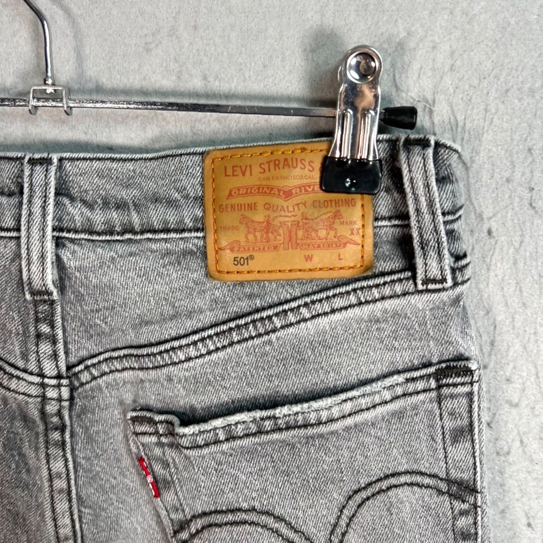 Levi's VINTAGE Levis 501 Original Fit Womens Jeans Gray Cotton Blend Denim 24 in Inseam 5-Pocket Design Adult Womens 25 Size 42" / US 20 - 3 Thumbnail