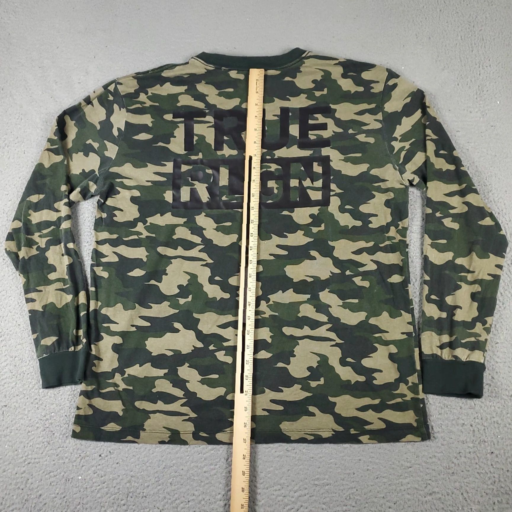 True Religion True Religion T Shirt Mens Size Medium Camouflage Long Sleeve Crew Neck Logo Cotton Blend Green Classic Modern American Adult Mens Size US M / EU 48-50 / 2 - 6 Thumbnail