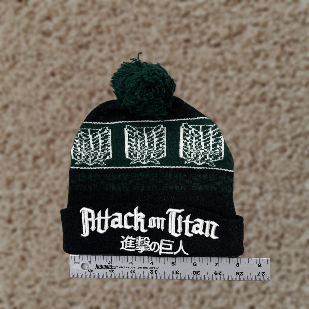 Hot Topic Attack On Titan Beanie Toque Adult One Size Green Anime Knit Hat - Hot Topic Size ONE SIZE - 1 Thumbnail