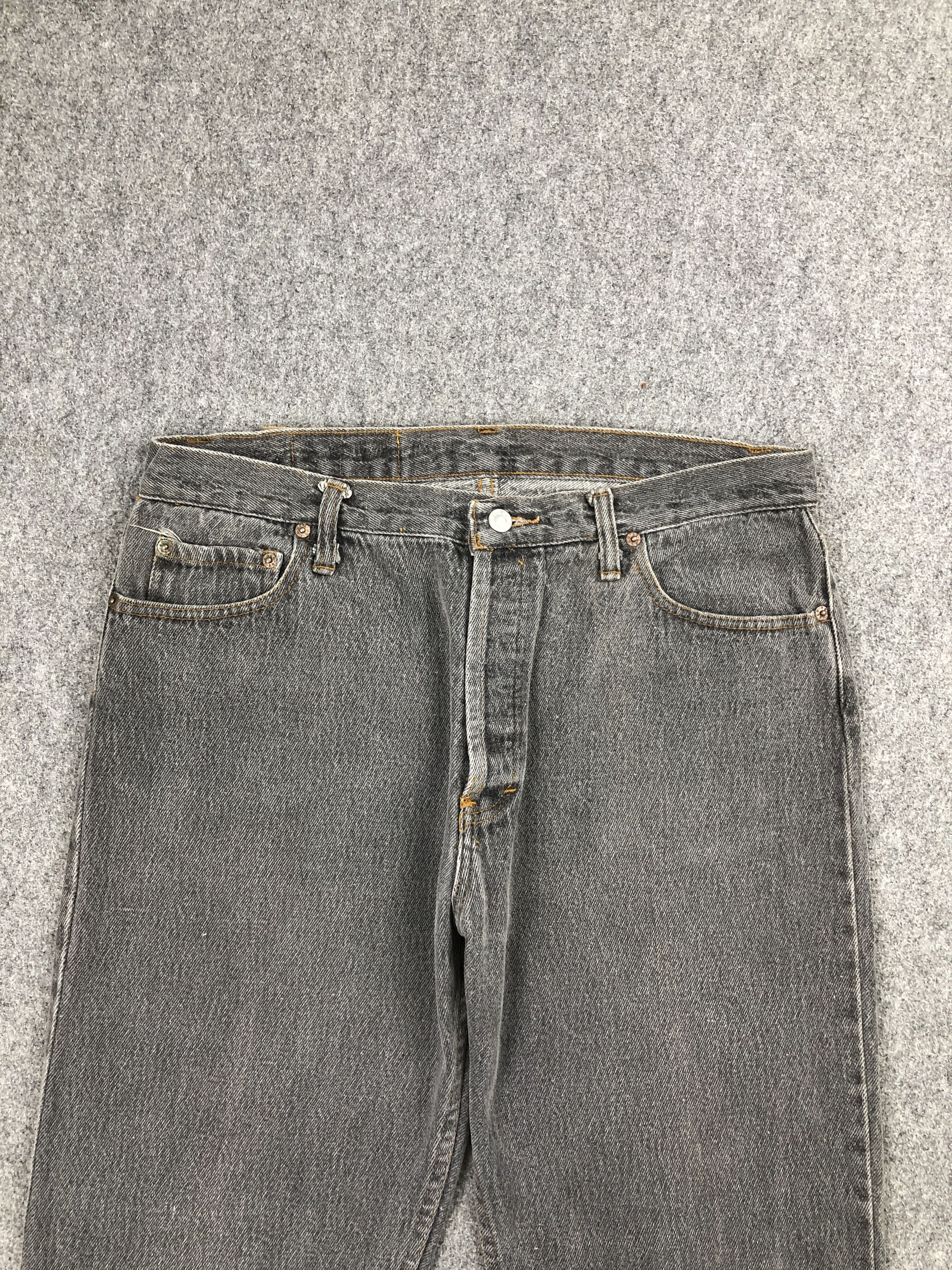 Levi's Vintage 80s Levis 501 Black Sun Faded Jeans DP2447 Size US 34 / EU 50 - 2 Thumbnail